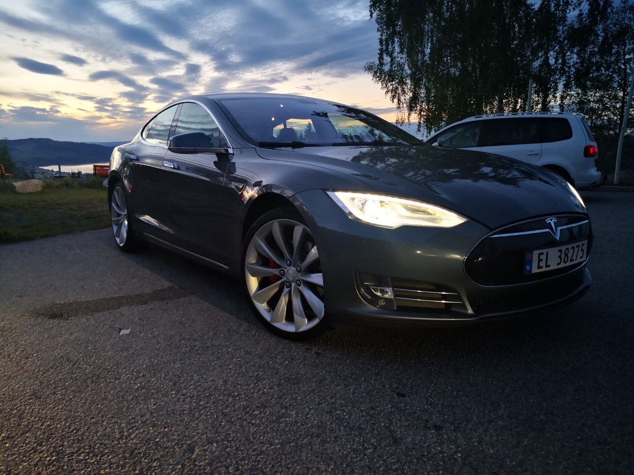 
								Model S P85 new battery full									