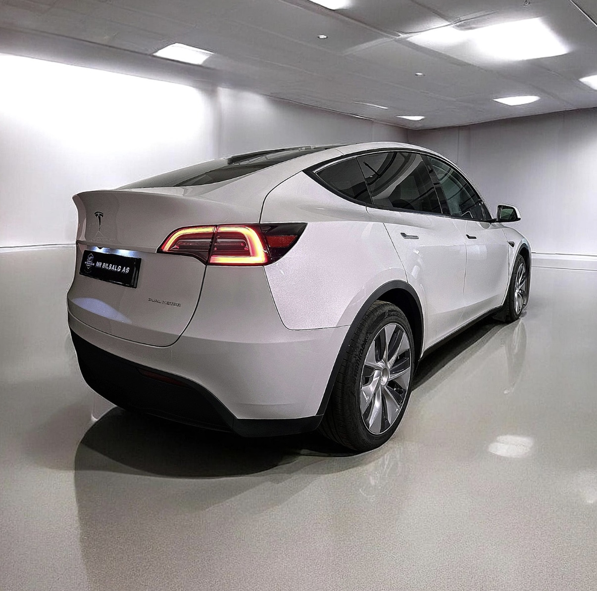 
								Model Y Long Range full									