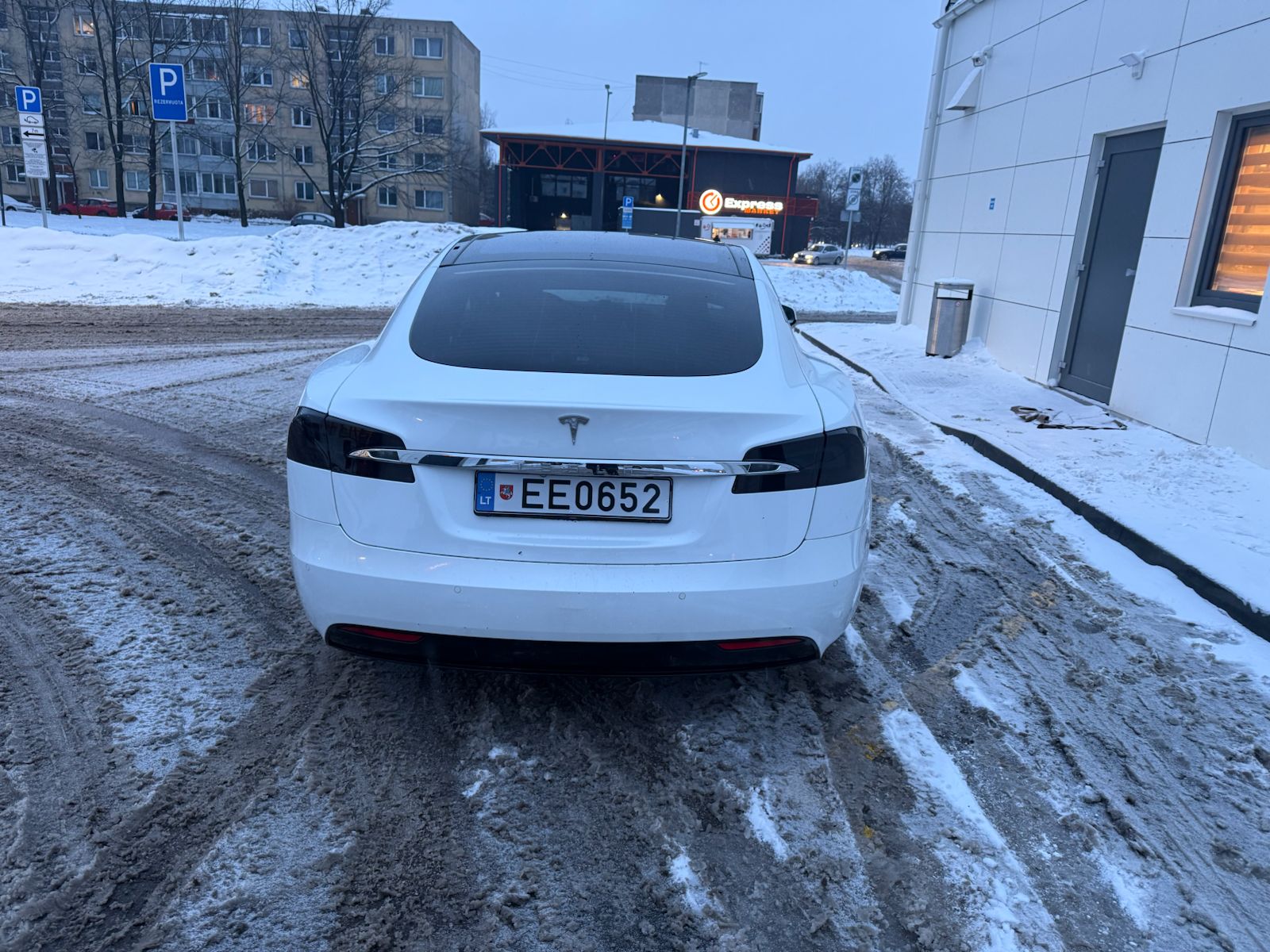 
								Model S 75 red full									
