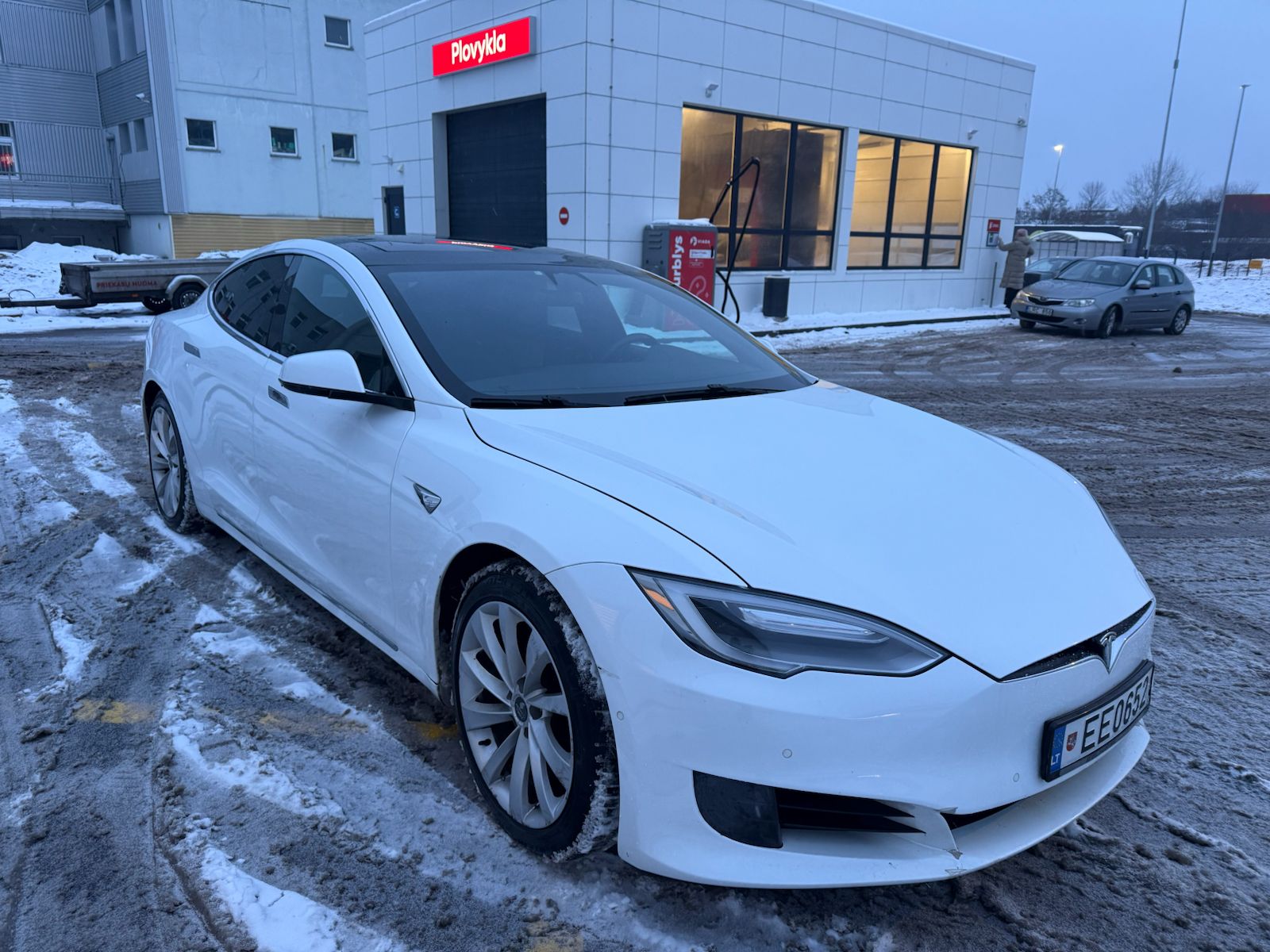 
								Model S 75 red full									