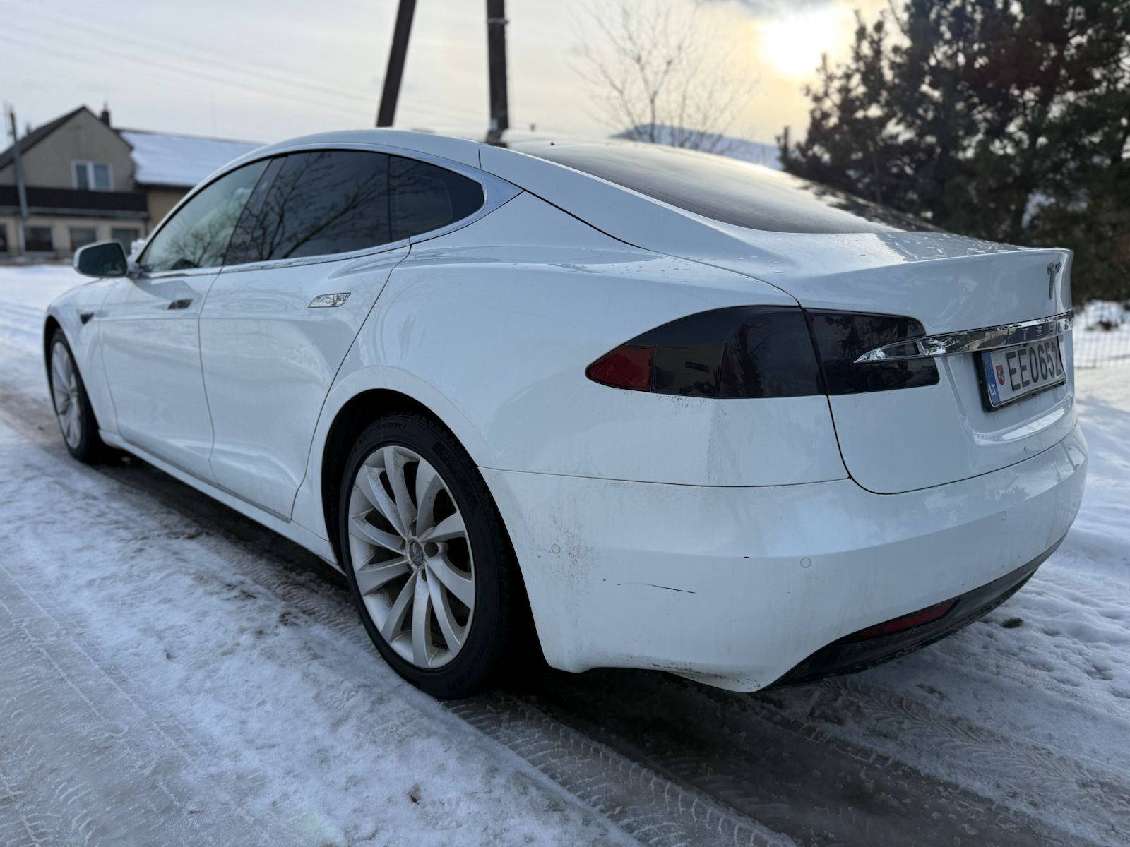 
								Model S 75 red full									