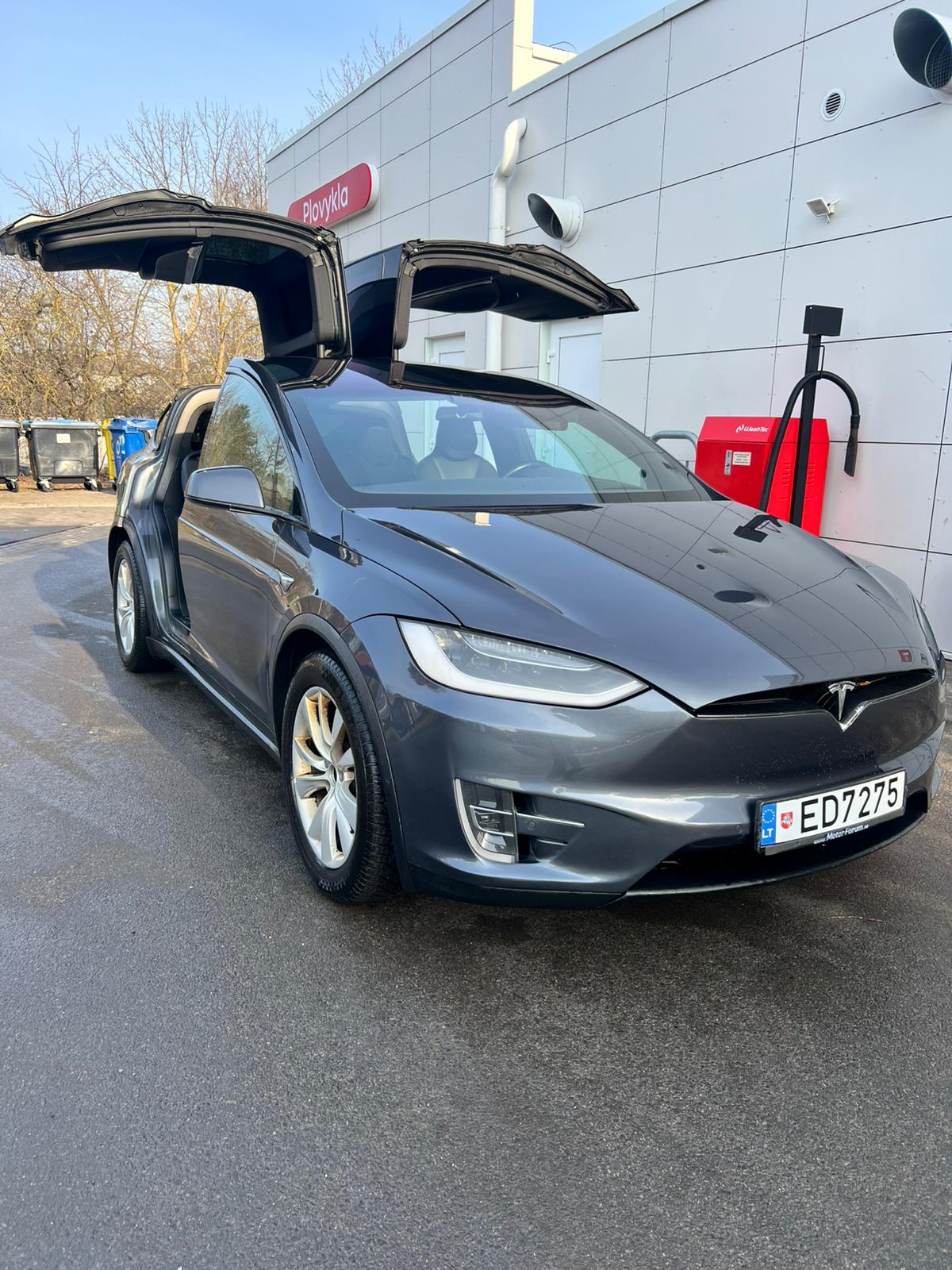 
								Model X 75D grey full									