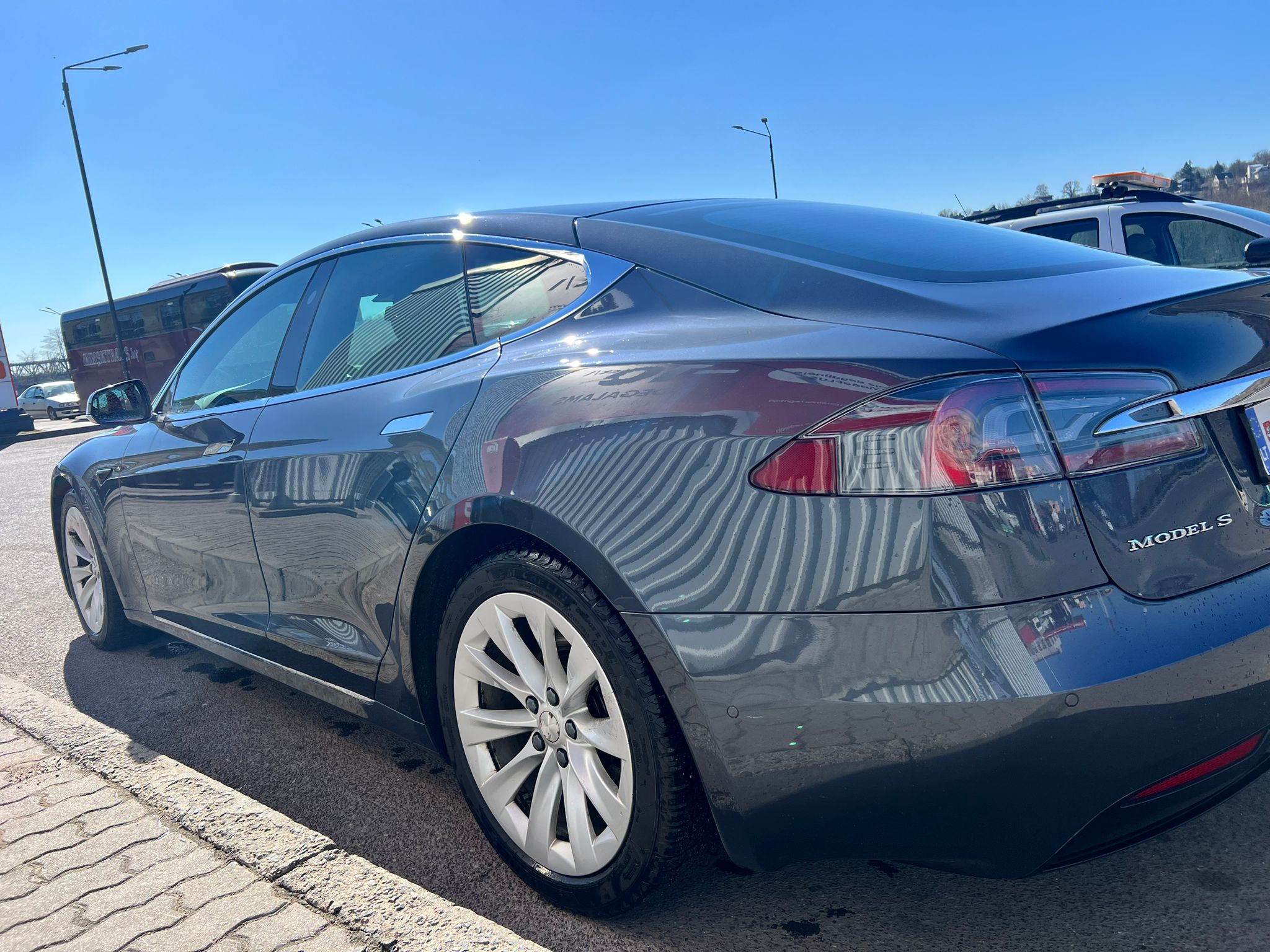 
								Model S 75D grey full									