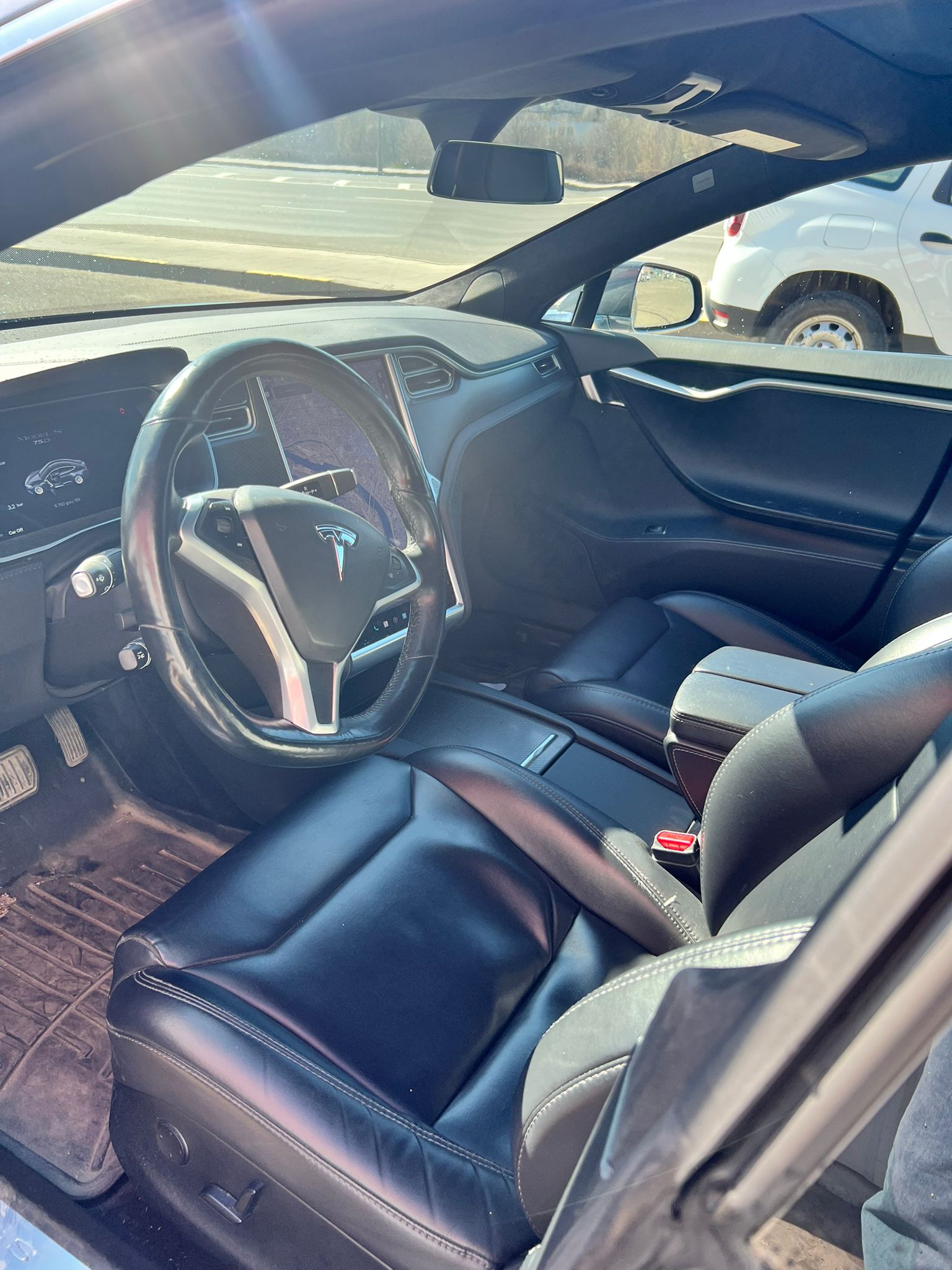 
								Model S 75D grey full									