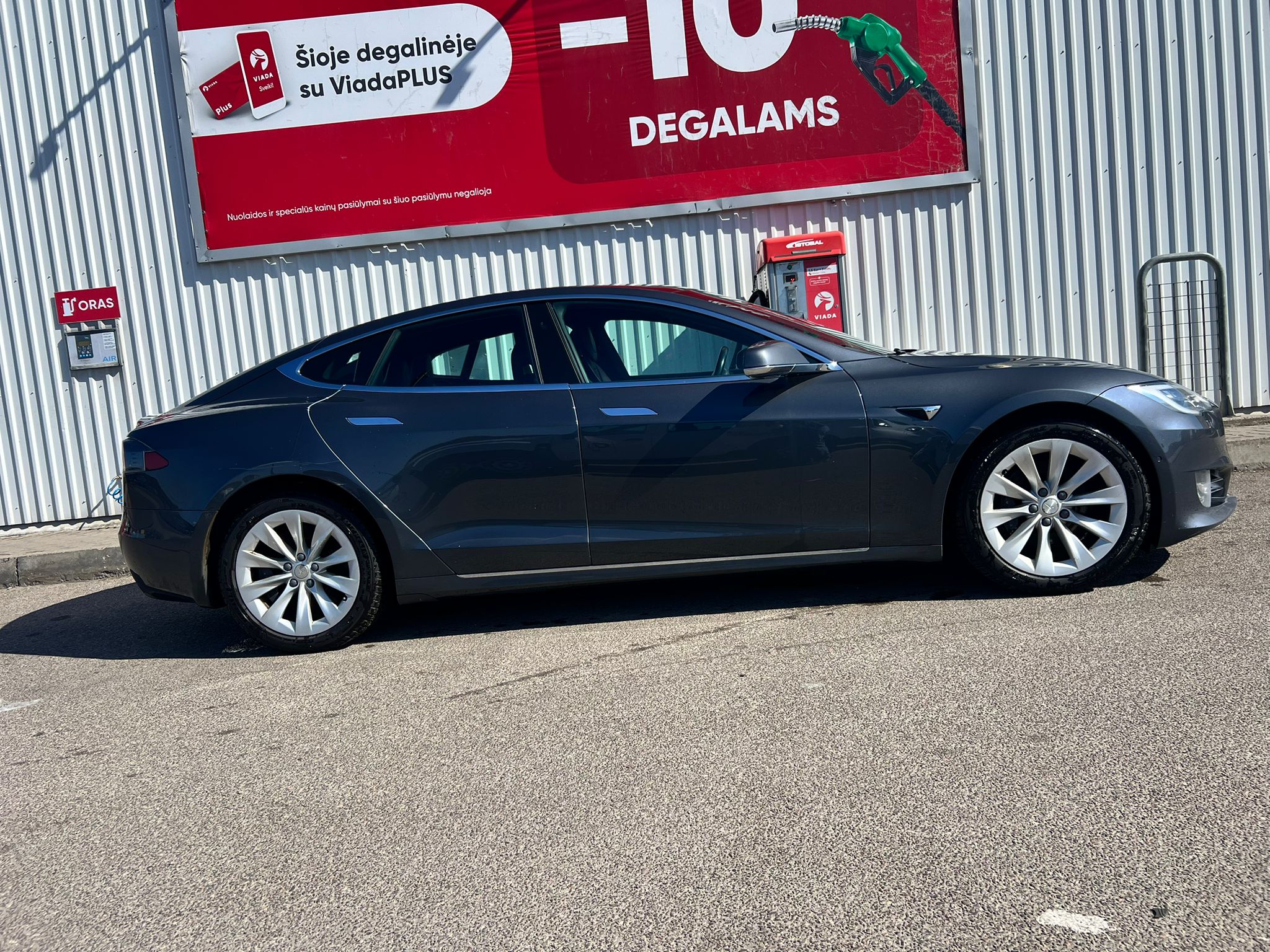 
								Model S 75D grey full									