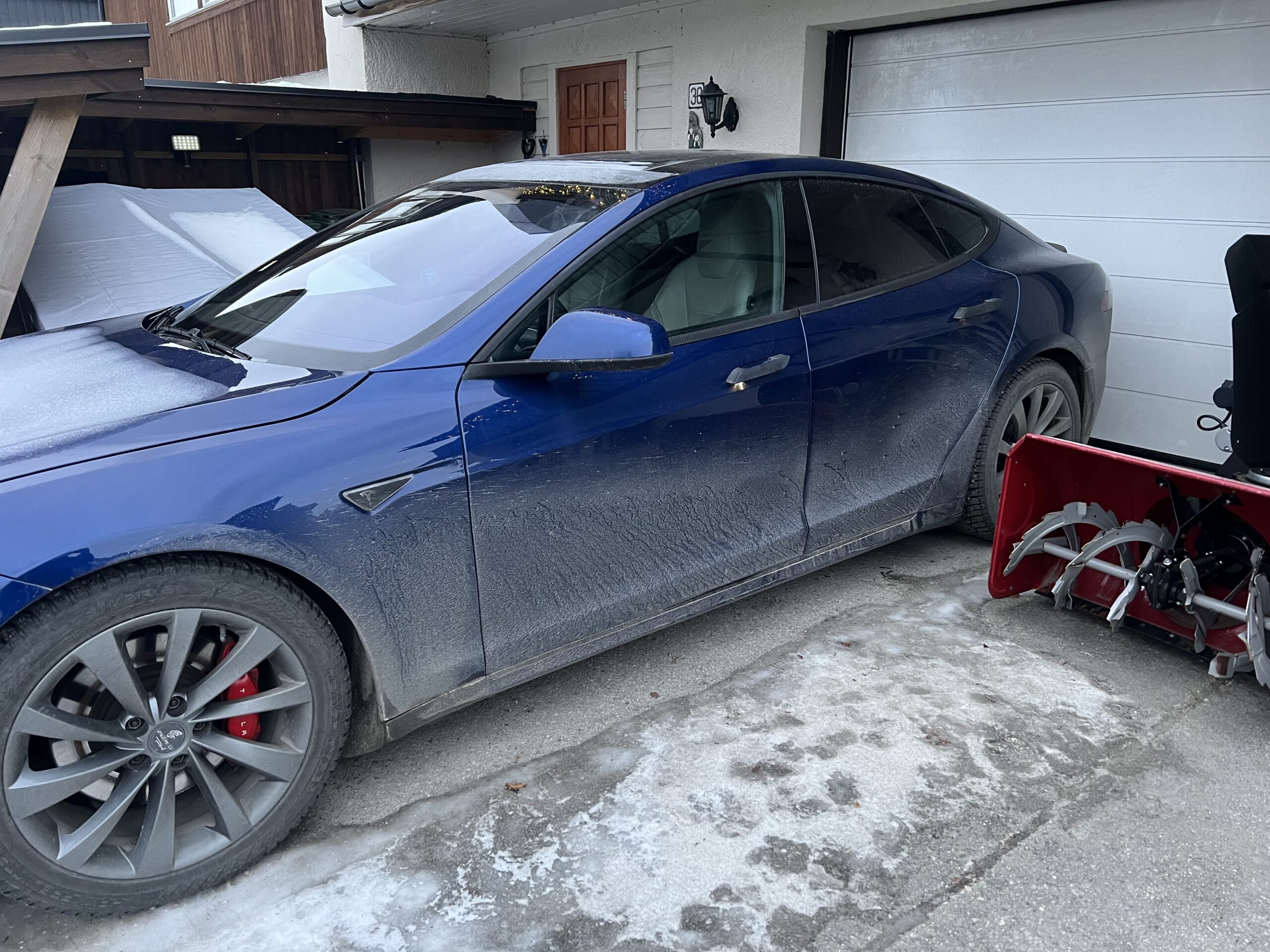 
								European S 75D with free charging full									