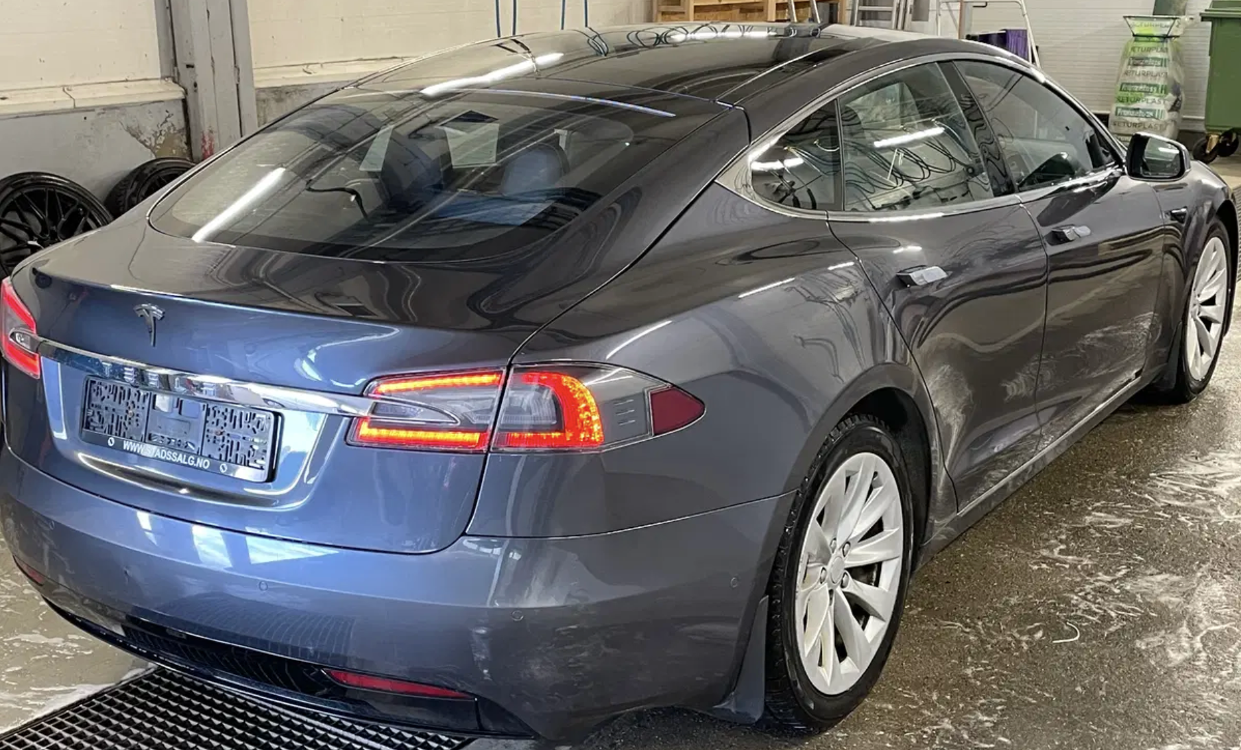 
								Model S 75D grey full									