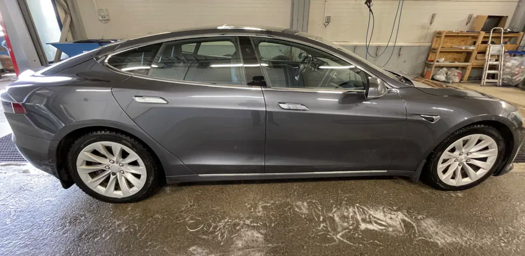 
								Model S 75D grey full									