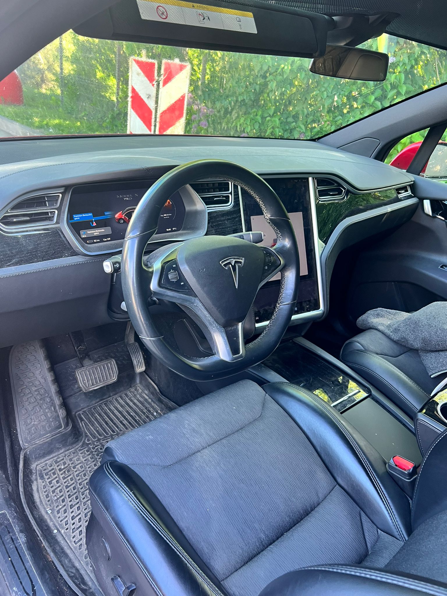 
								Model X 75D red full									