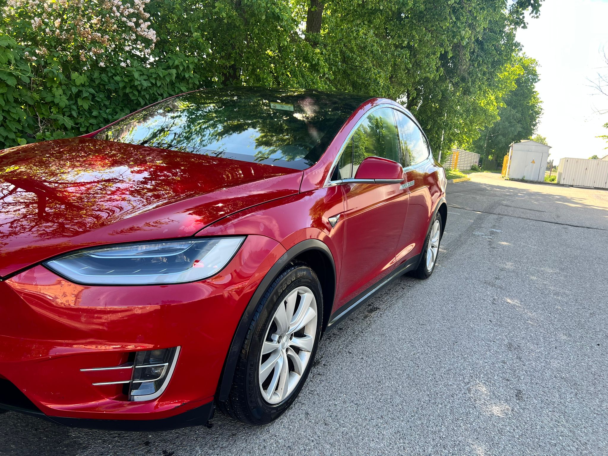 
								Model X 75D red full									