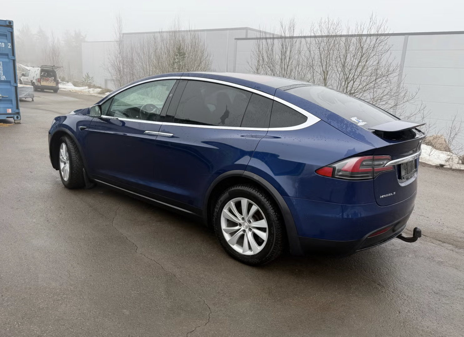 
								x90D blue full									