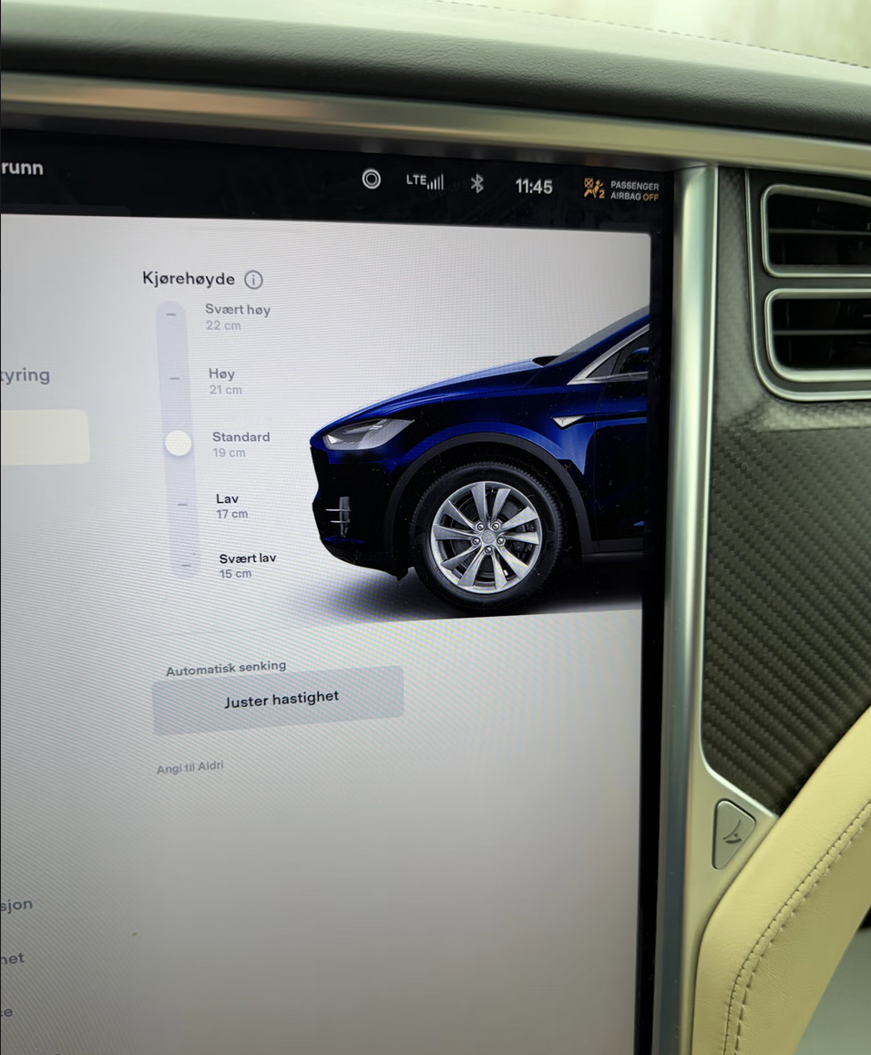 
								x90D blue full									