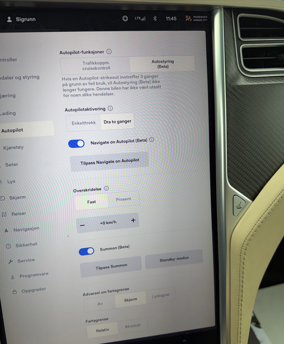 
								x90D blue full									