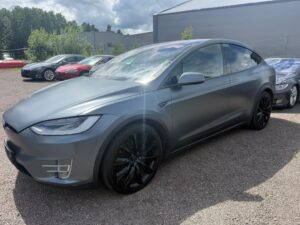 x90D tinted