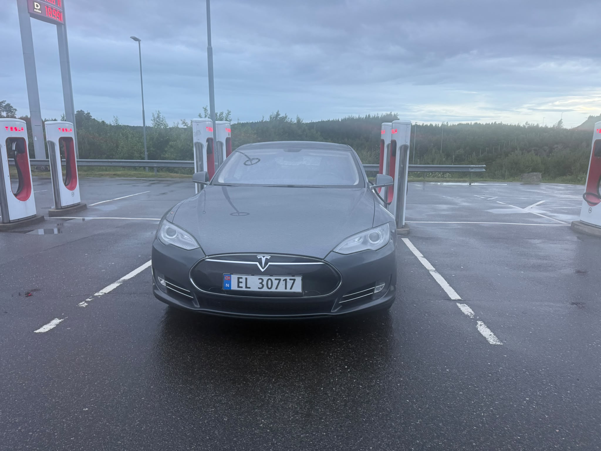 
								P85 Grey full									