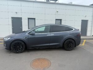 X75D grey