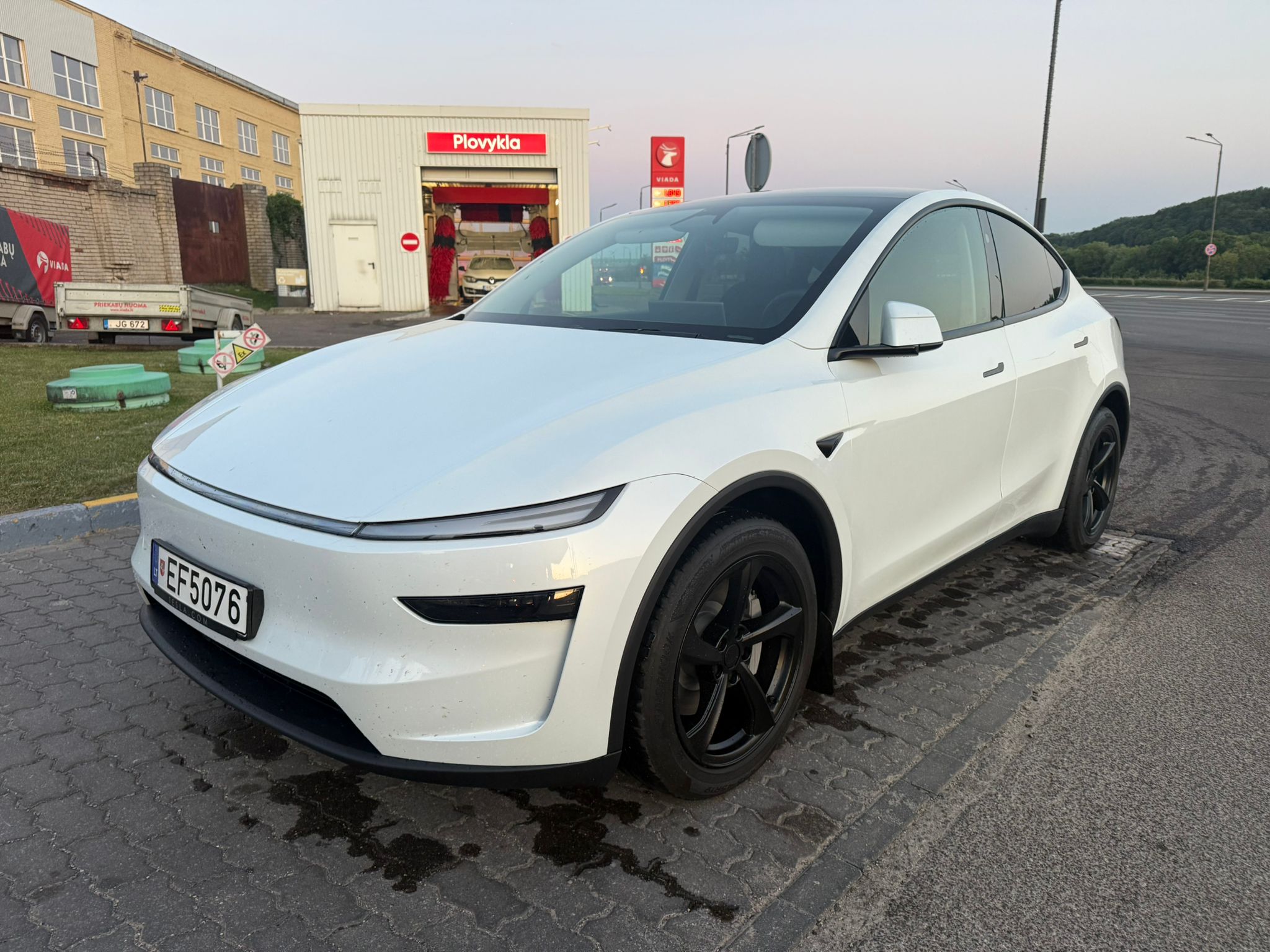 
								Model Y Long Range full									