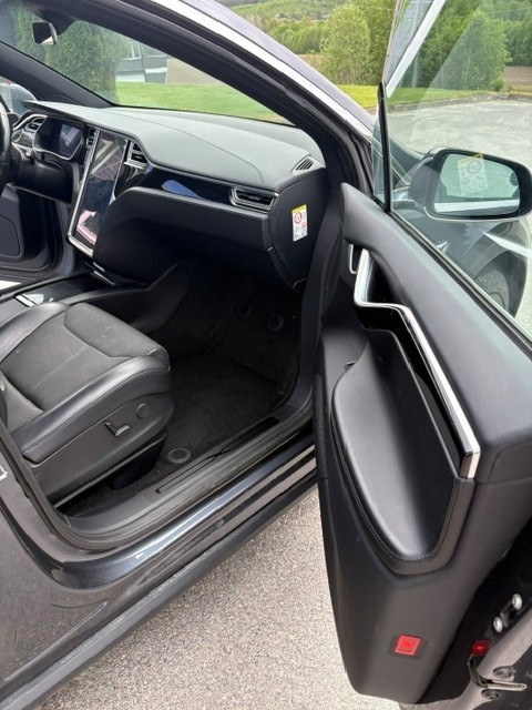 
								X75D grey full									