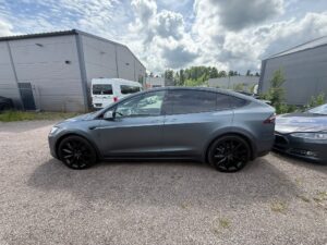 x90D tinted