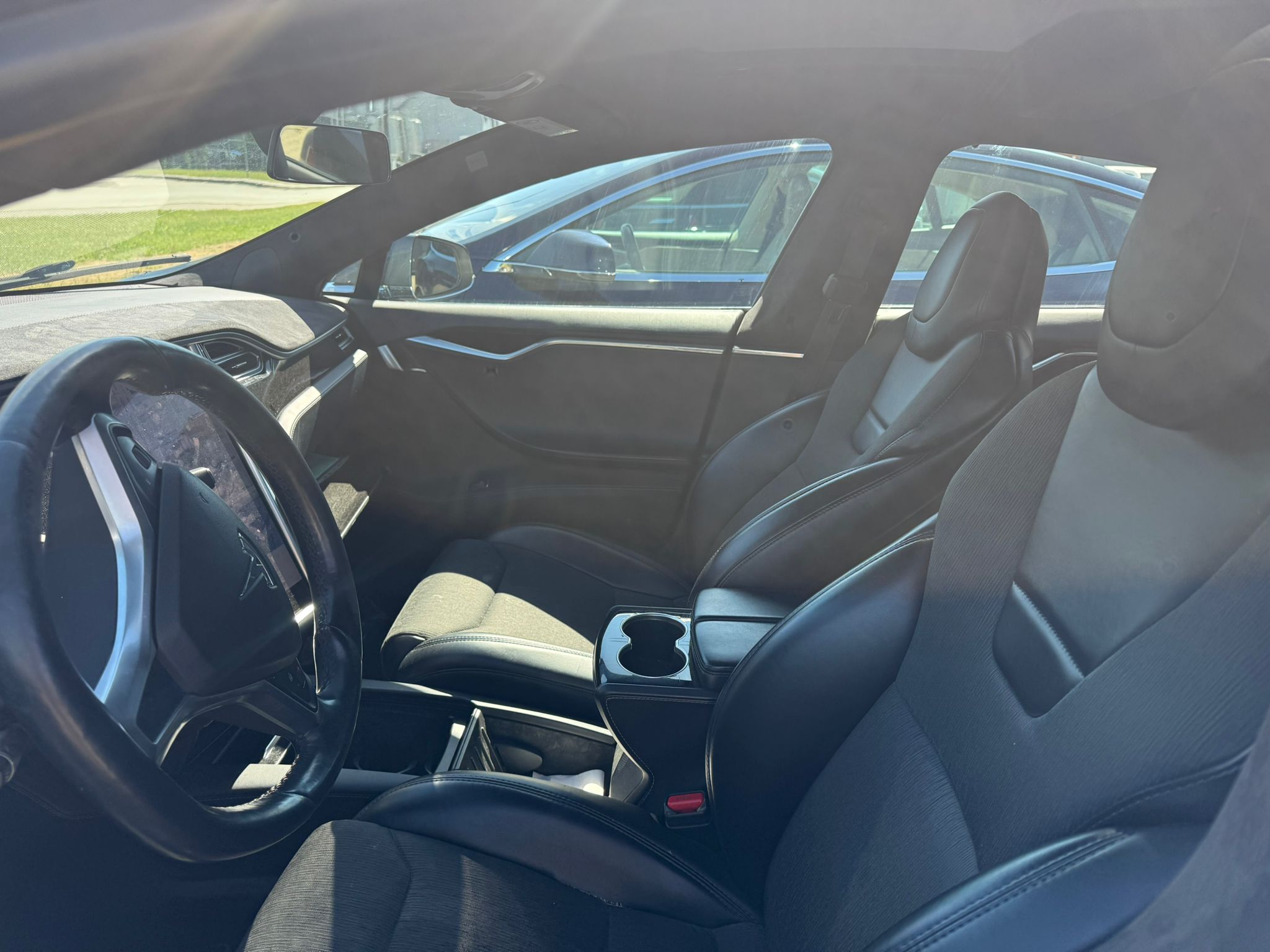 
								S90D grey full									