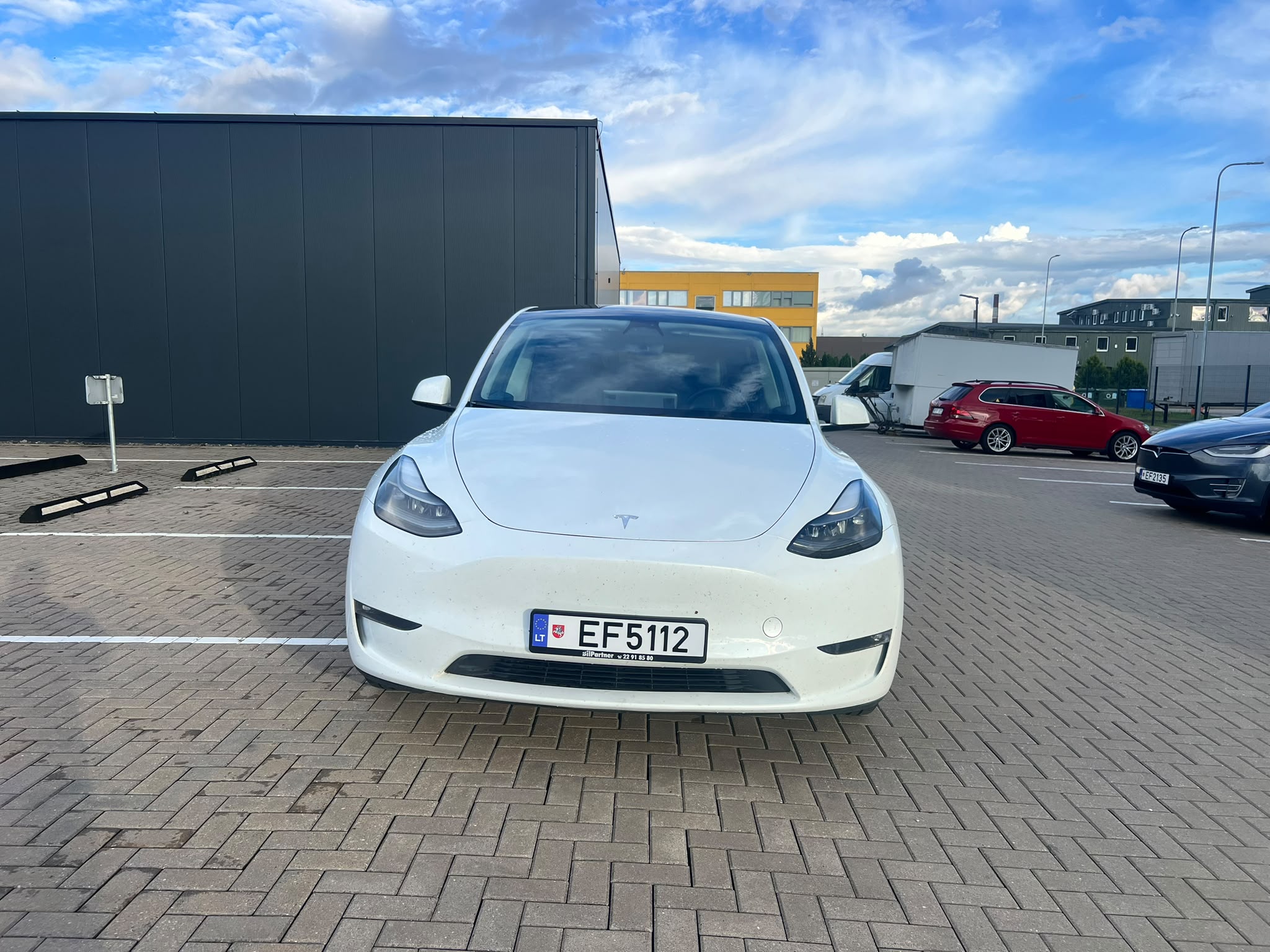 
								Model Y Long Range full									