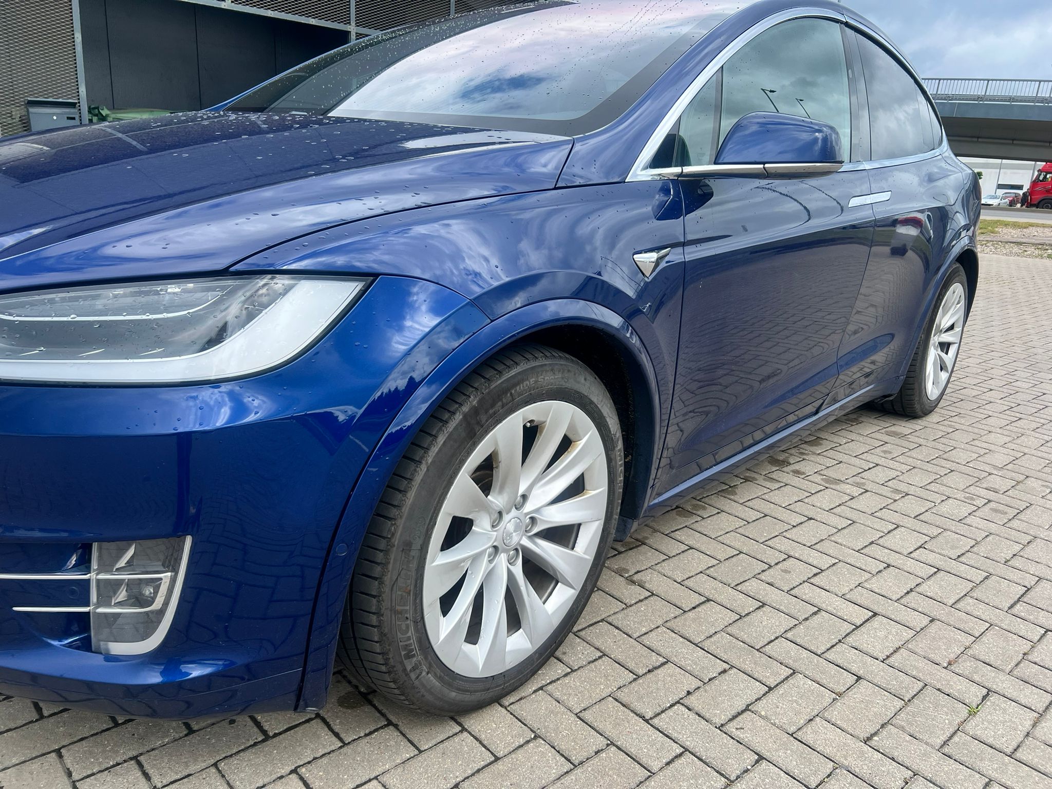 
								X90D blue full									
