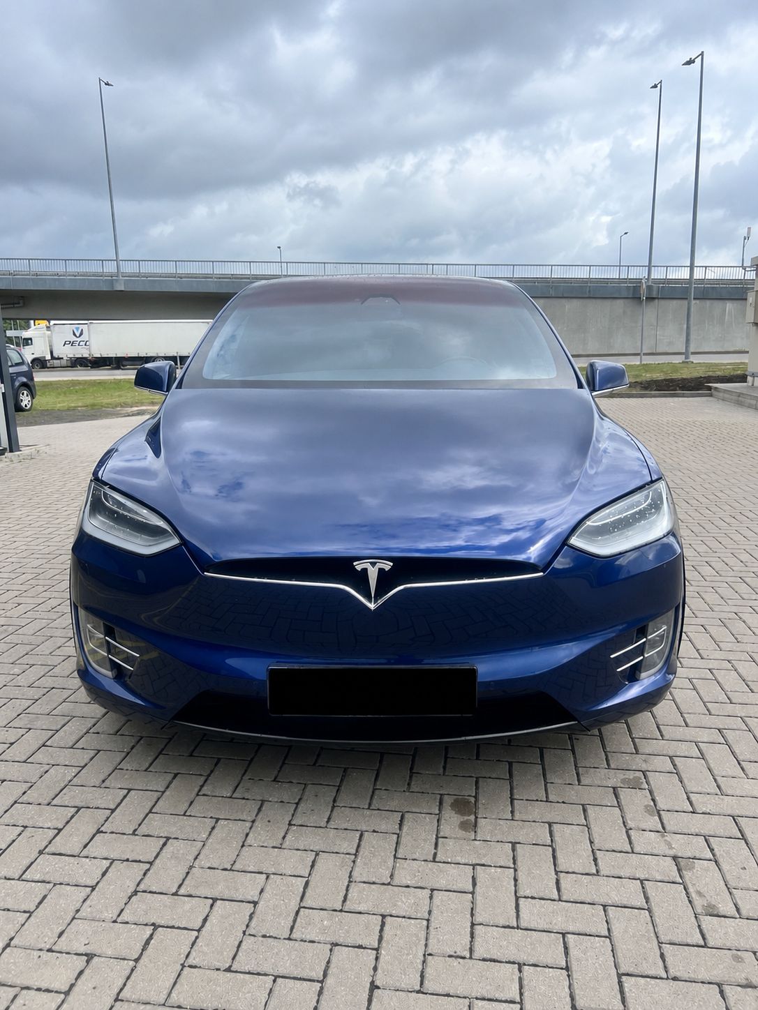
								X90D blue full									