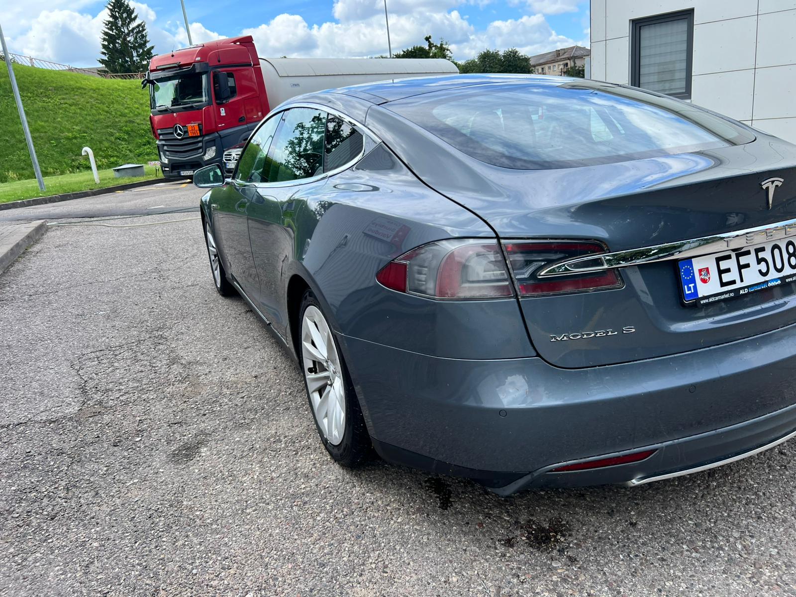 
								85 grey 302 full									
