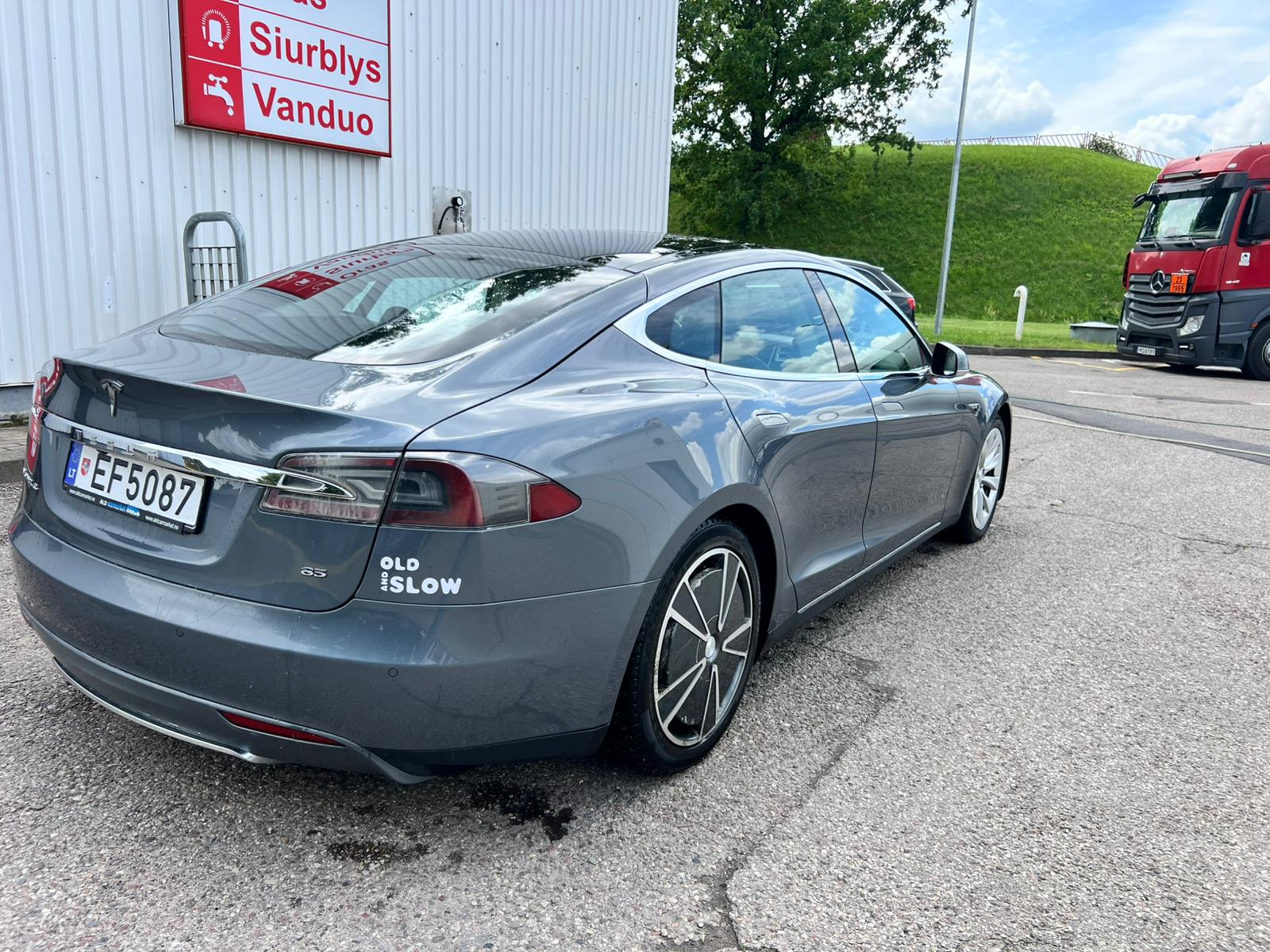 
								85 grey 302 full									