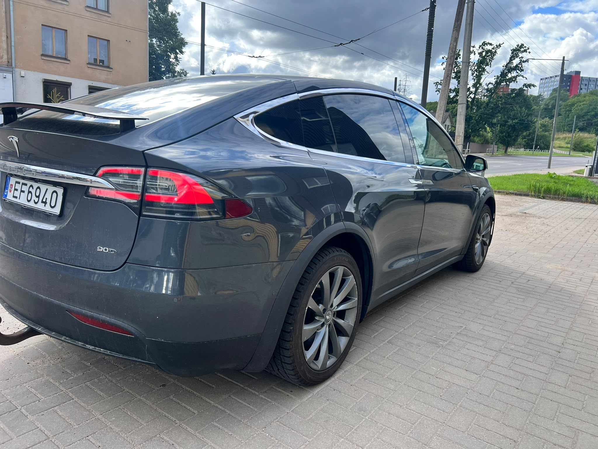 
								Model X 90D full									