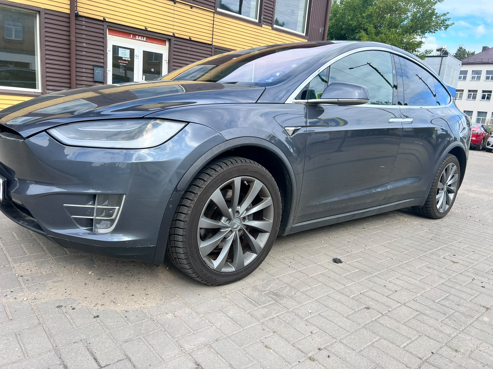 
								Model X 90D full									
