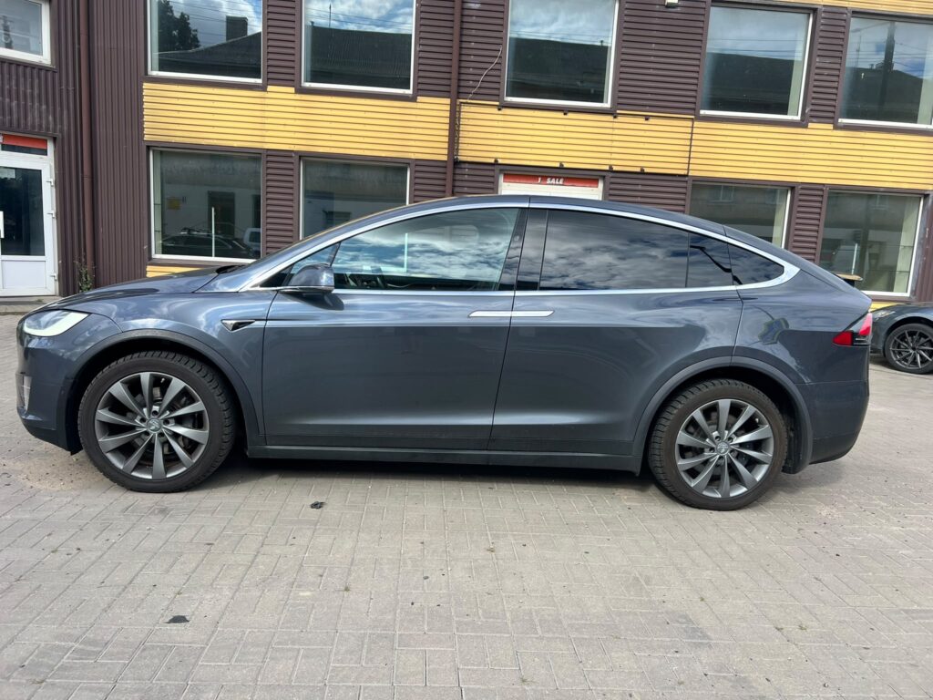 Model X 90D