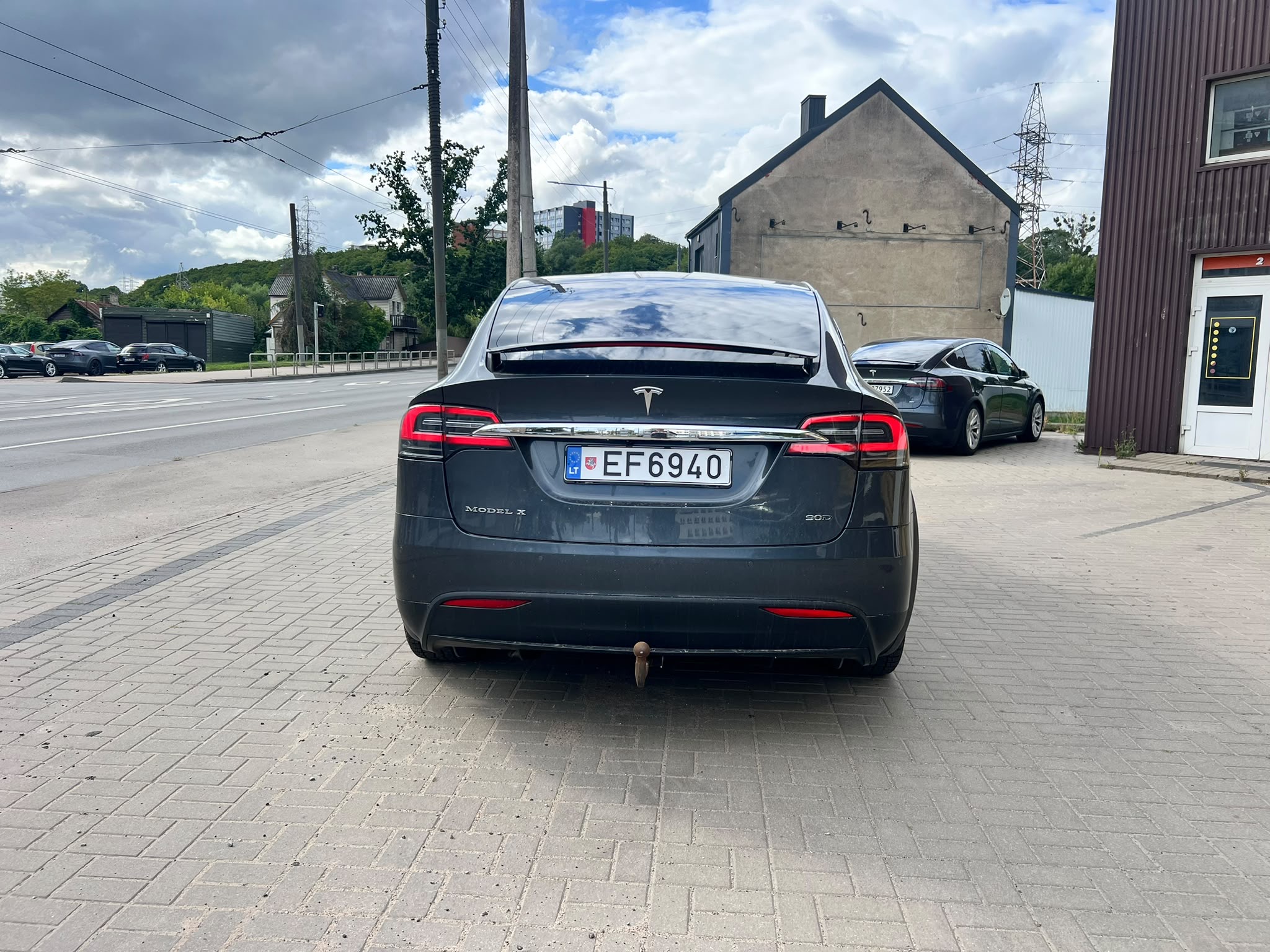 
								Model X 90D full									