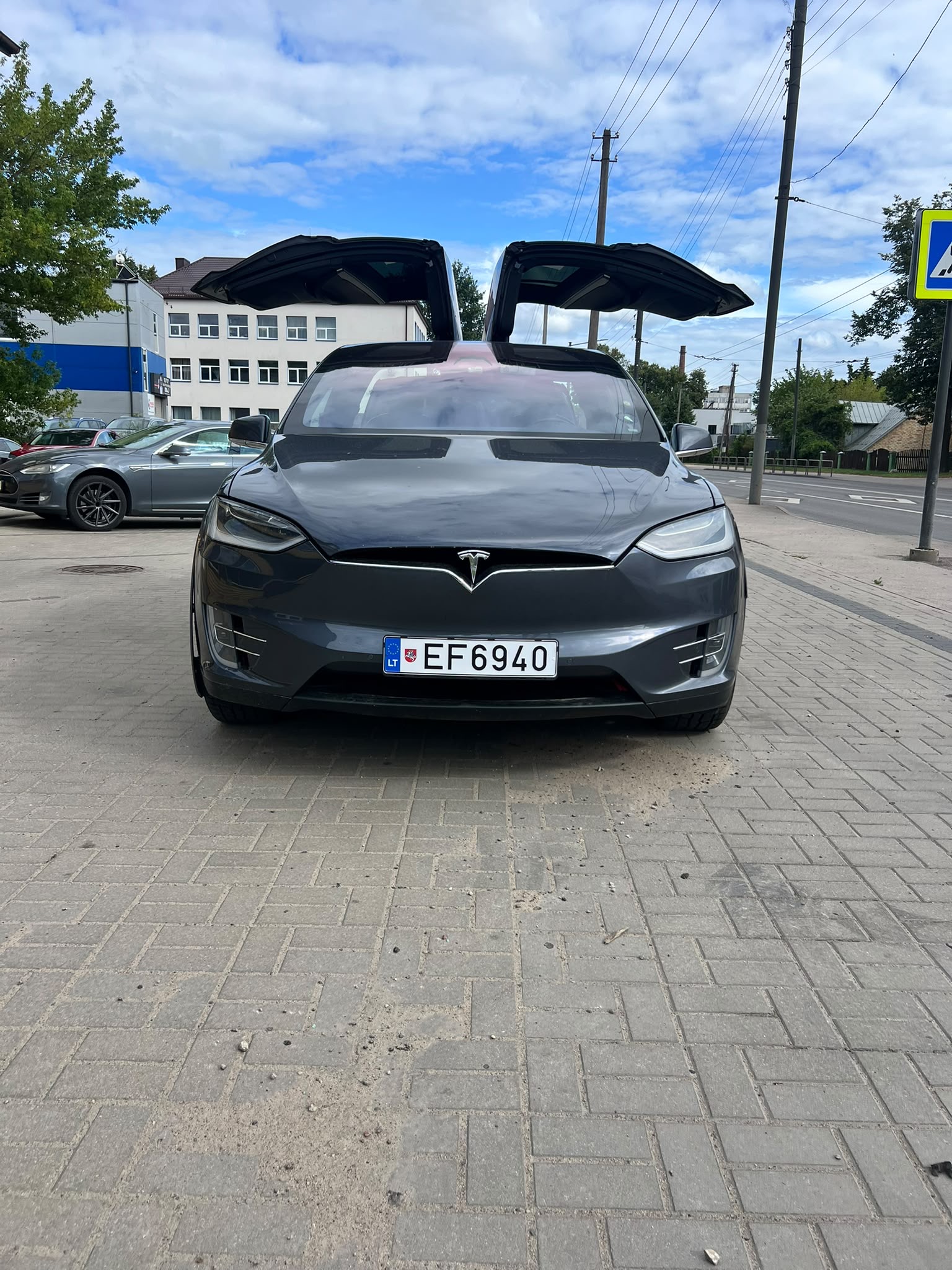 
								Model X 90D full									