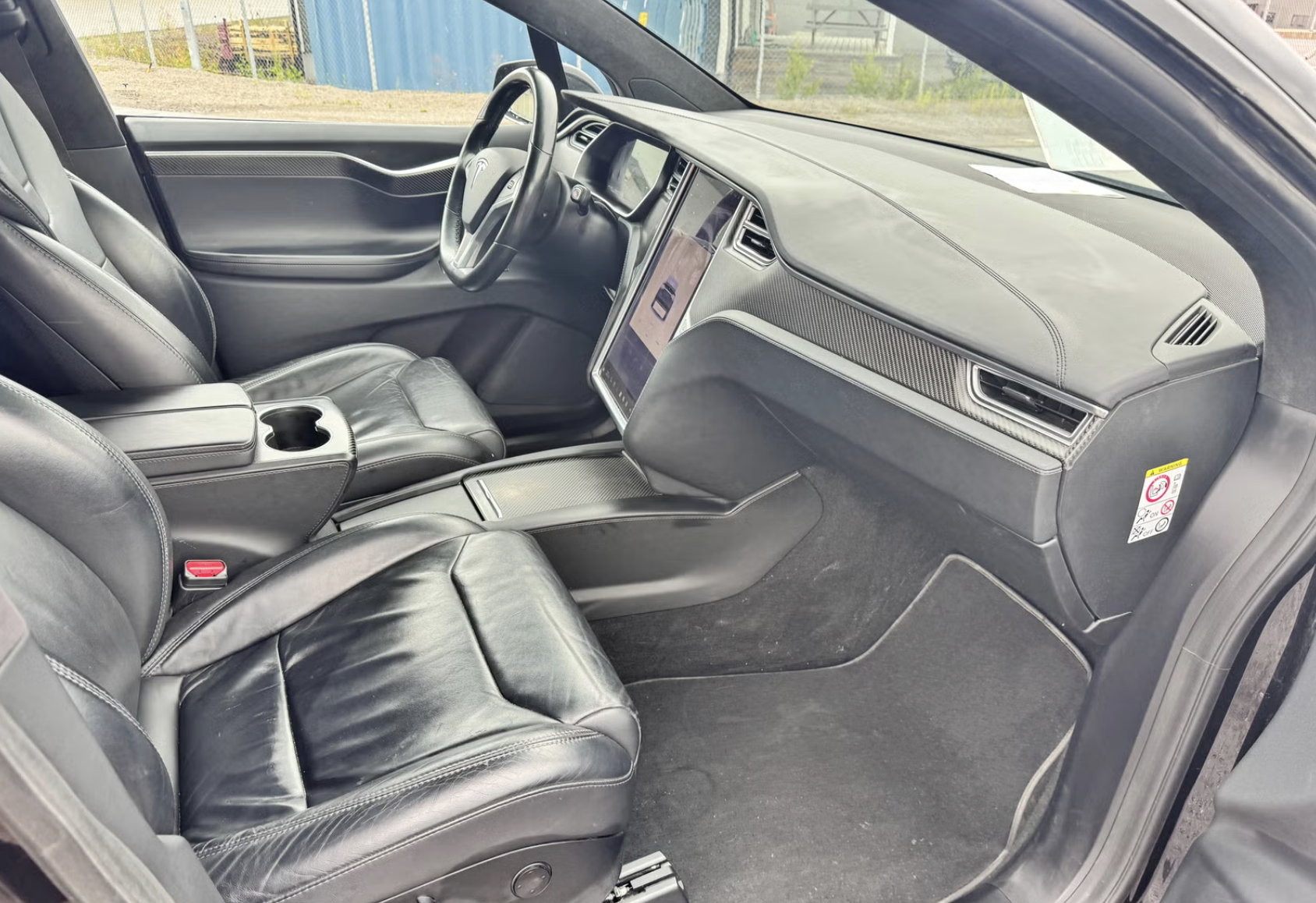 
								X90D Black full									
