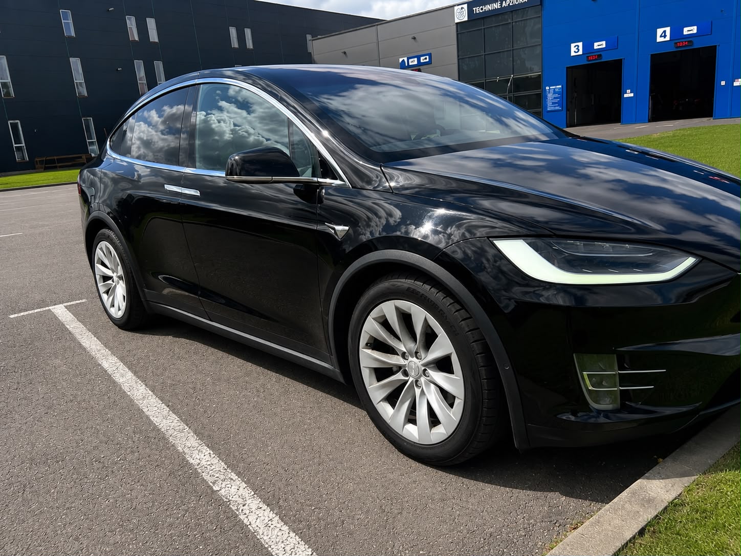 
								Model X 100D full									