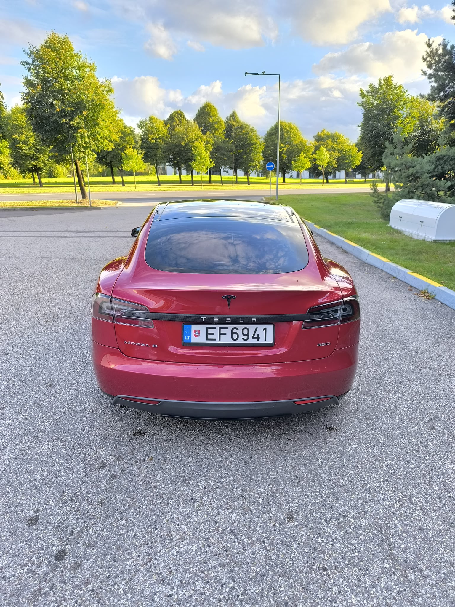 
								Model S 85D full									