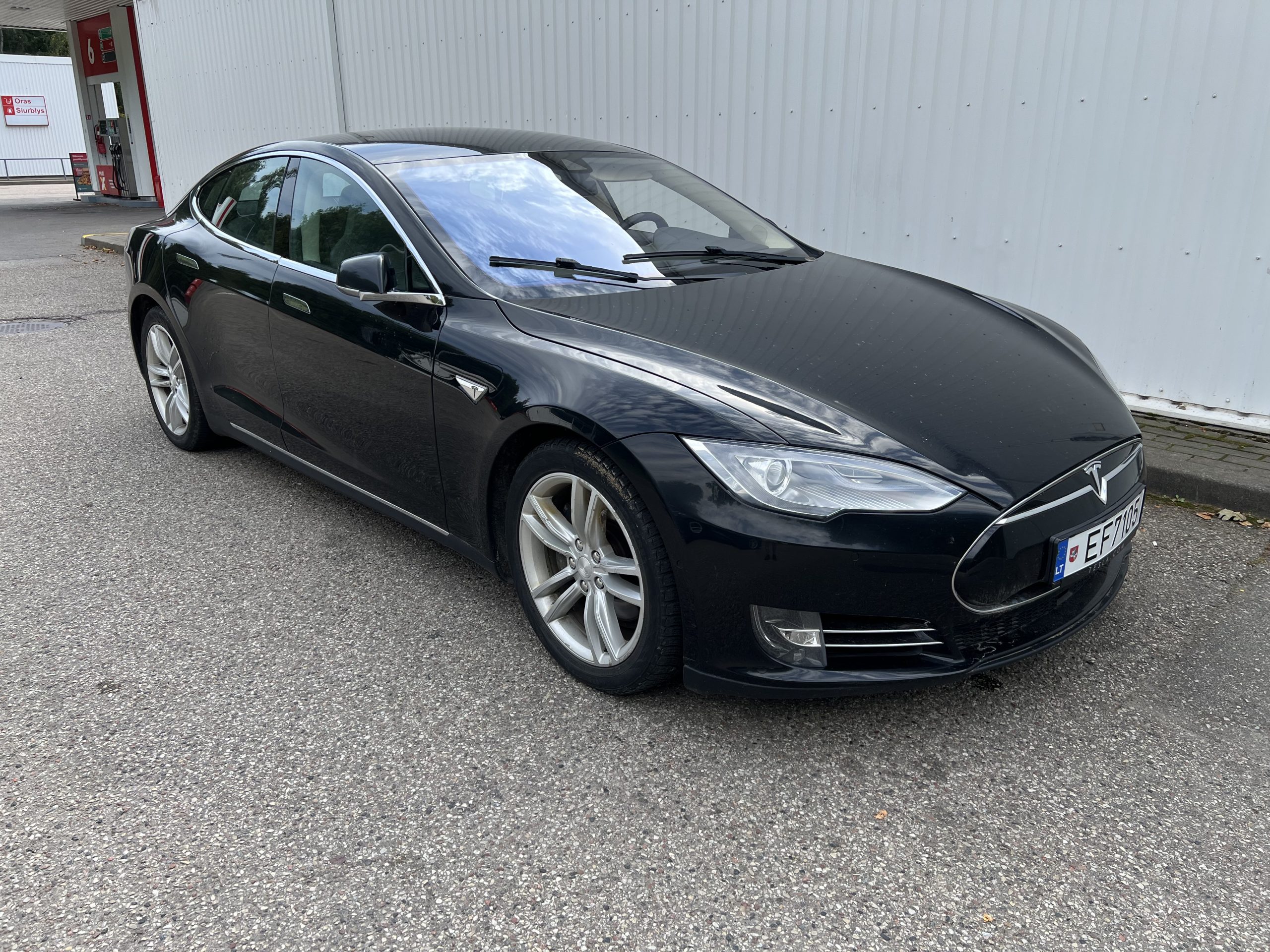 
								85 Black full									