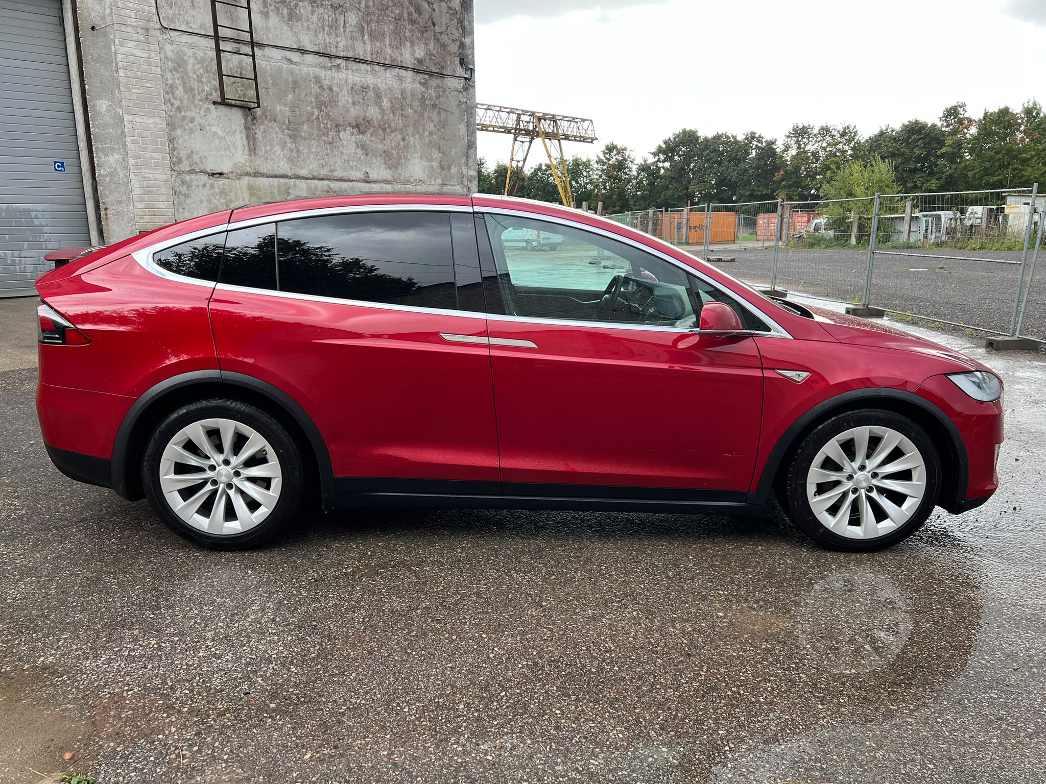 
								Model X 90D full									