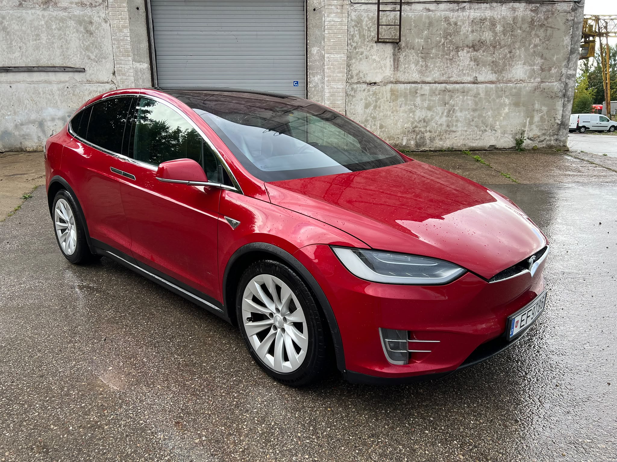 
								Model X 90D full									