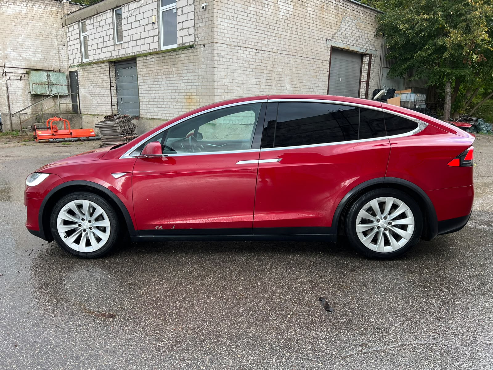
								Model X 90D full									