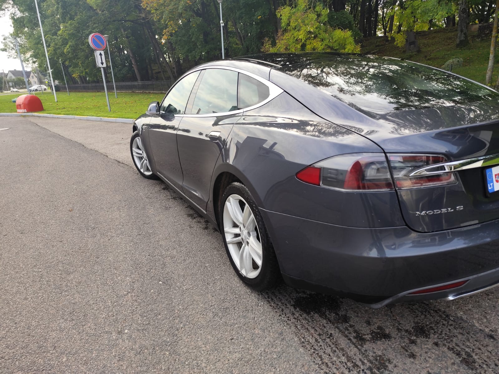 
								Model S 85D full									