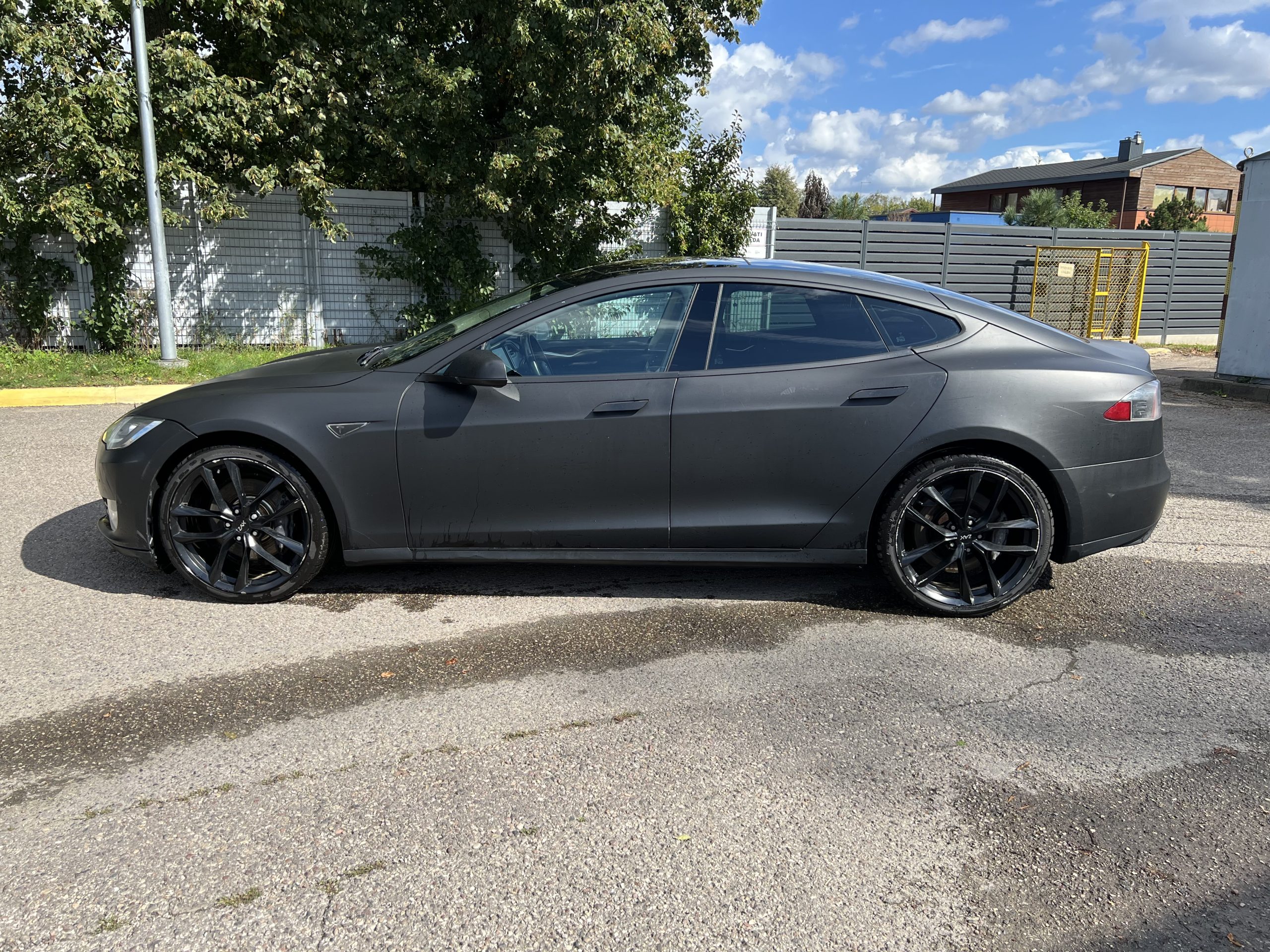 
								Model S 85 full									