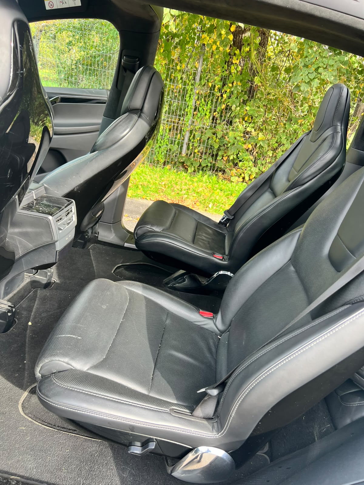 
								Model X 90D full									