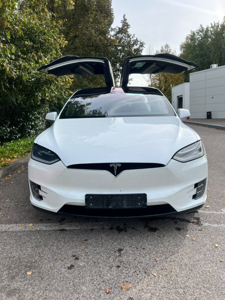 Model X 90D
