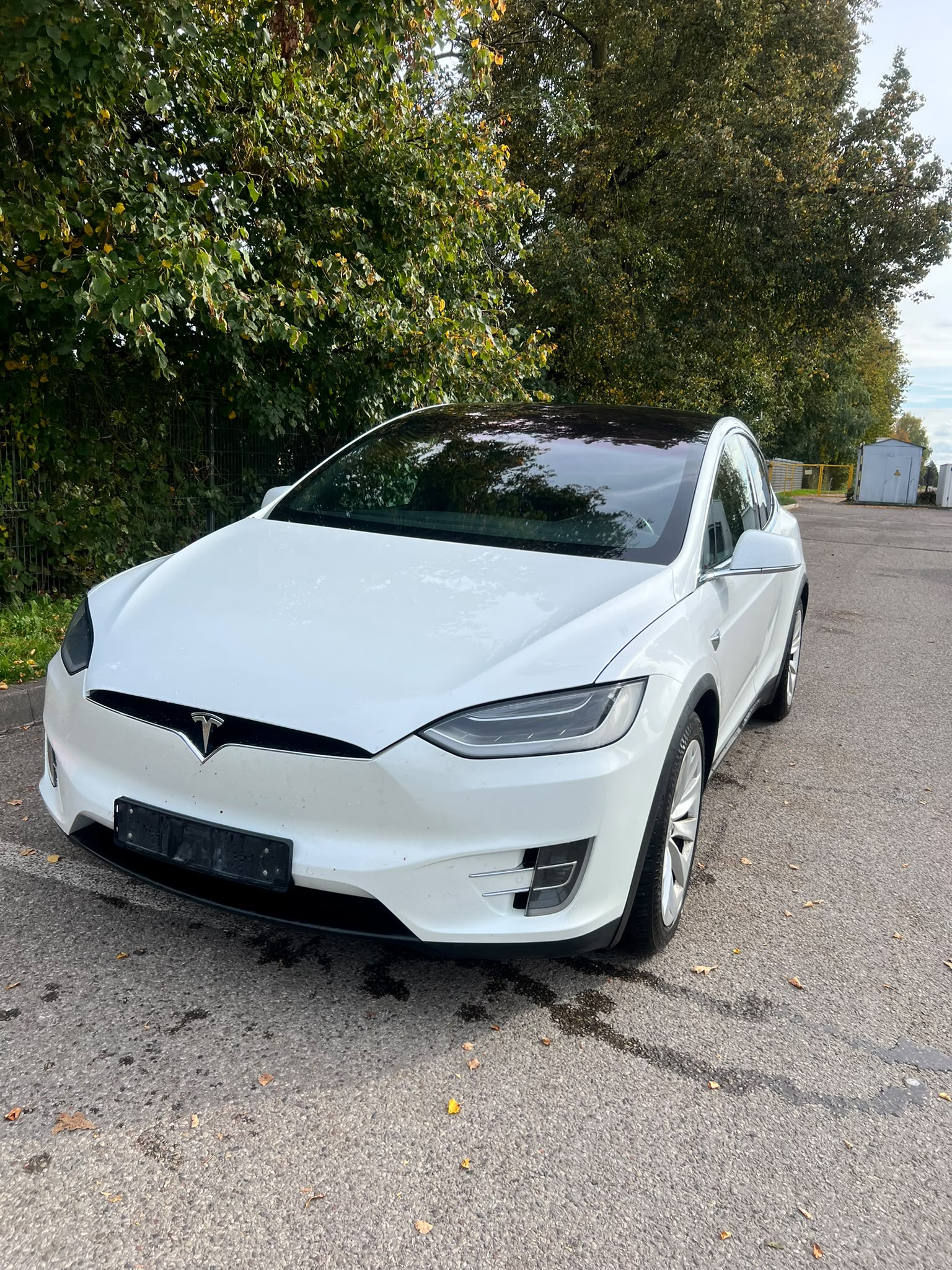 
								Model X 90D full									