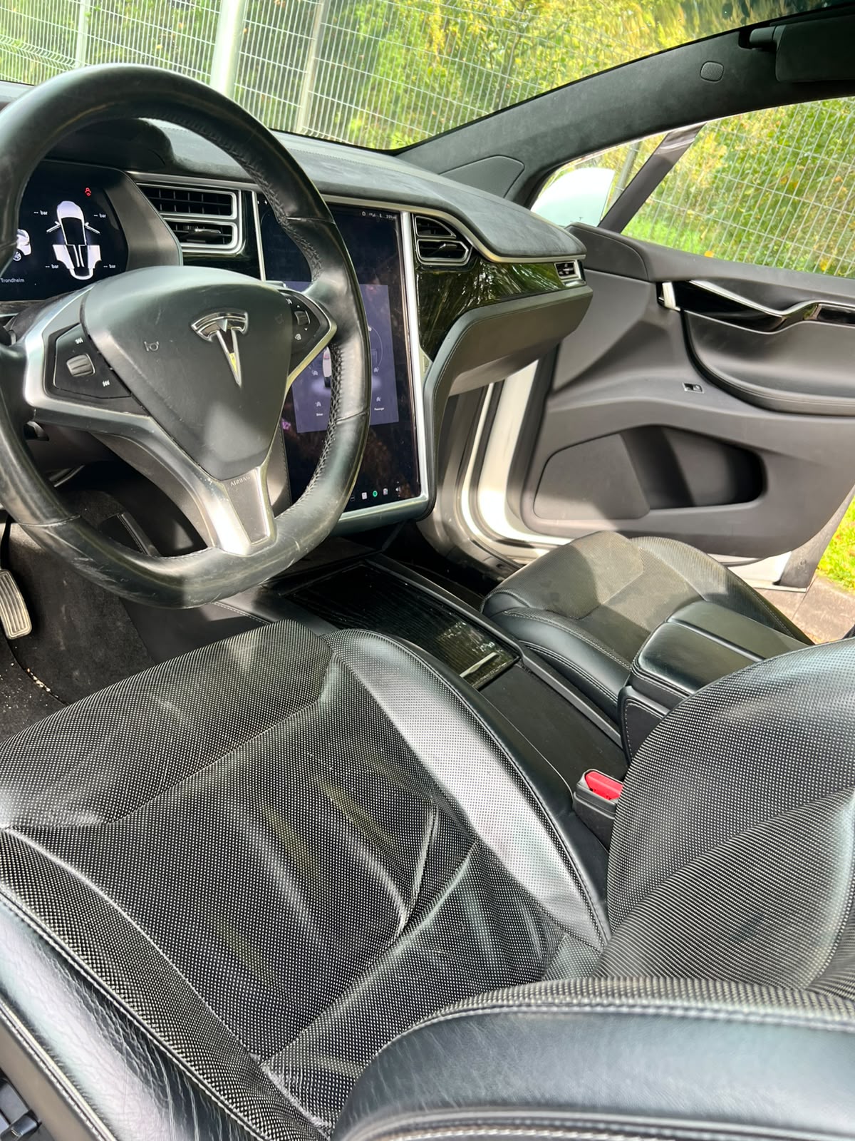 
								Model X 90D full									