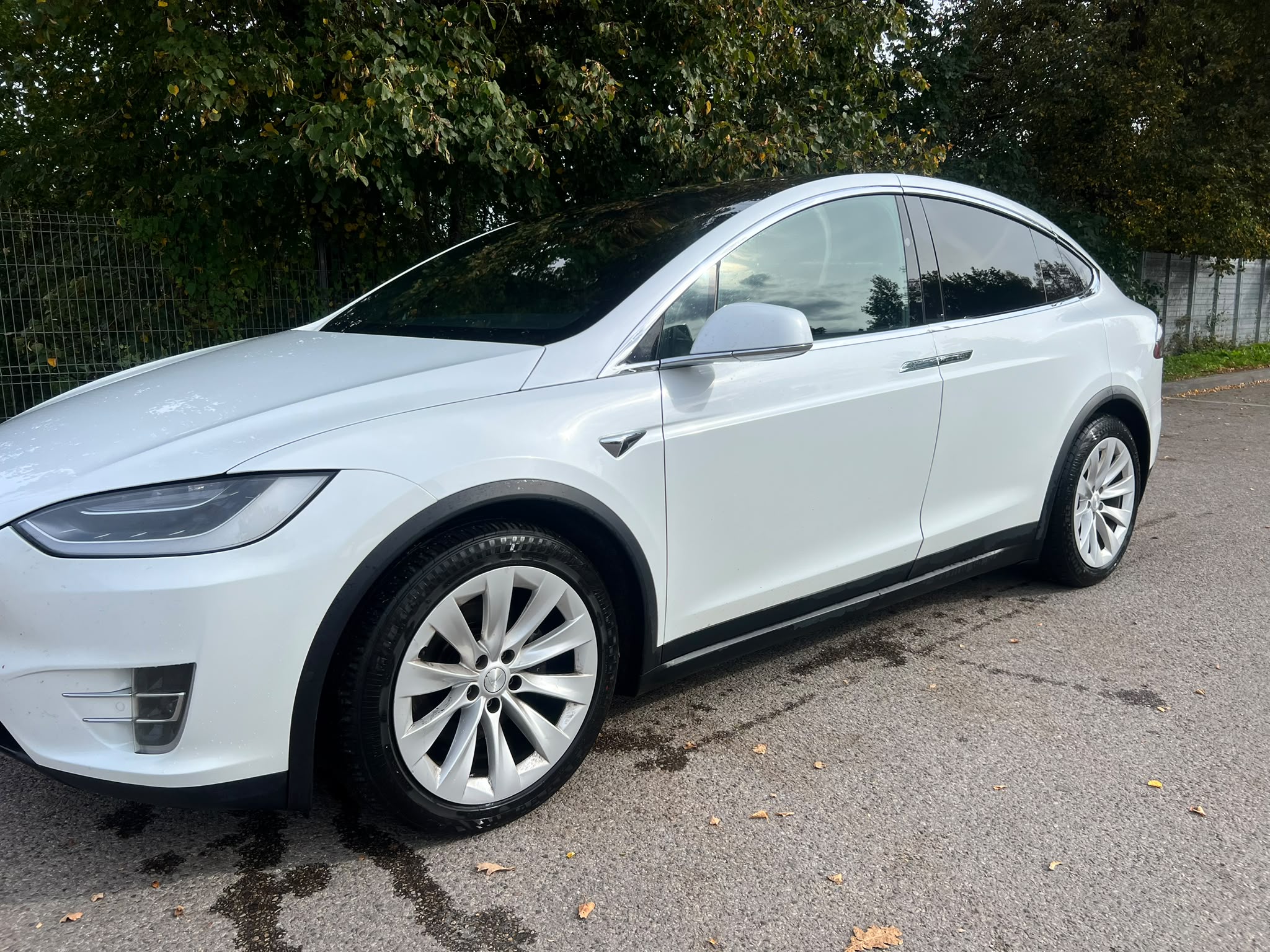 
								Model X 90D full									