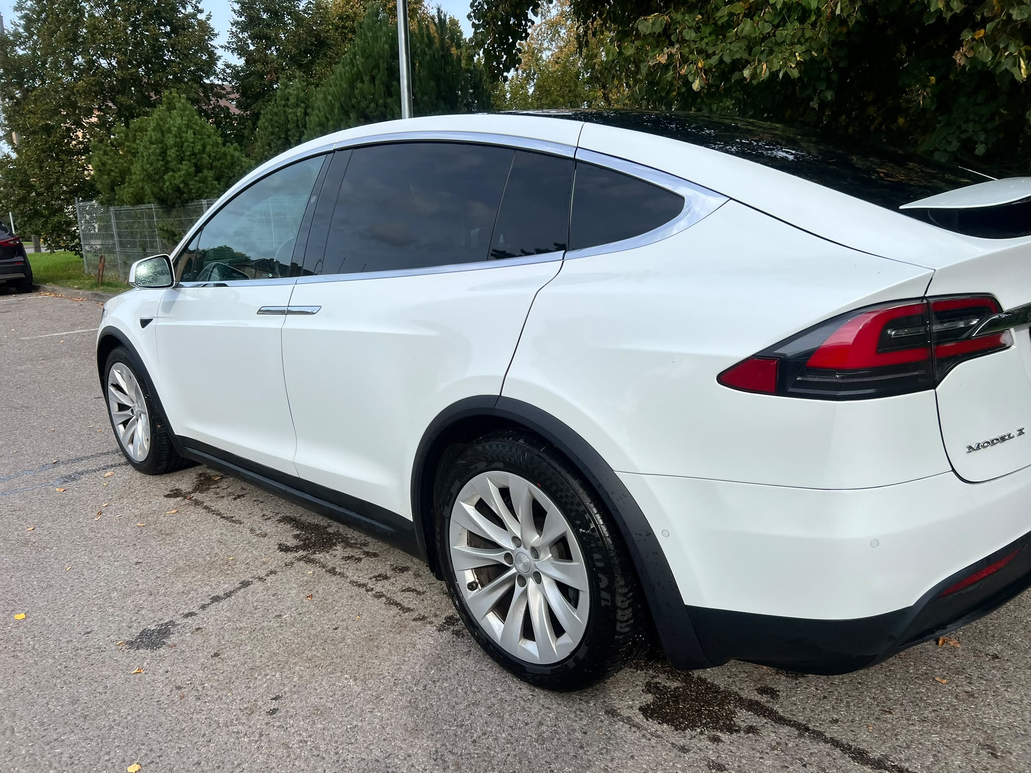 
								Model X 90D full									
