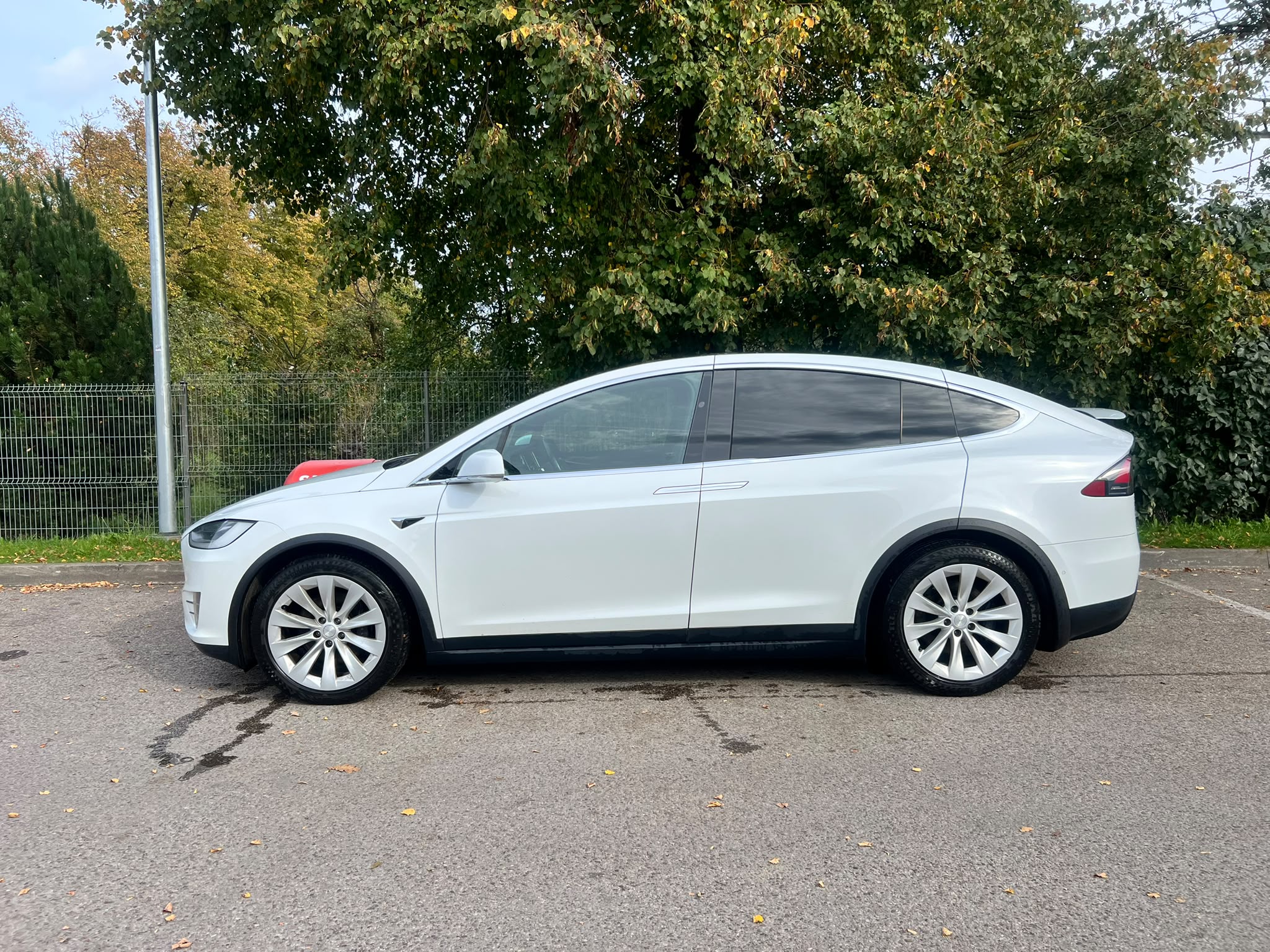 
								Model X 90D full									